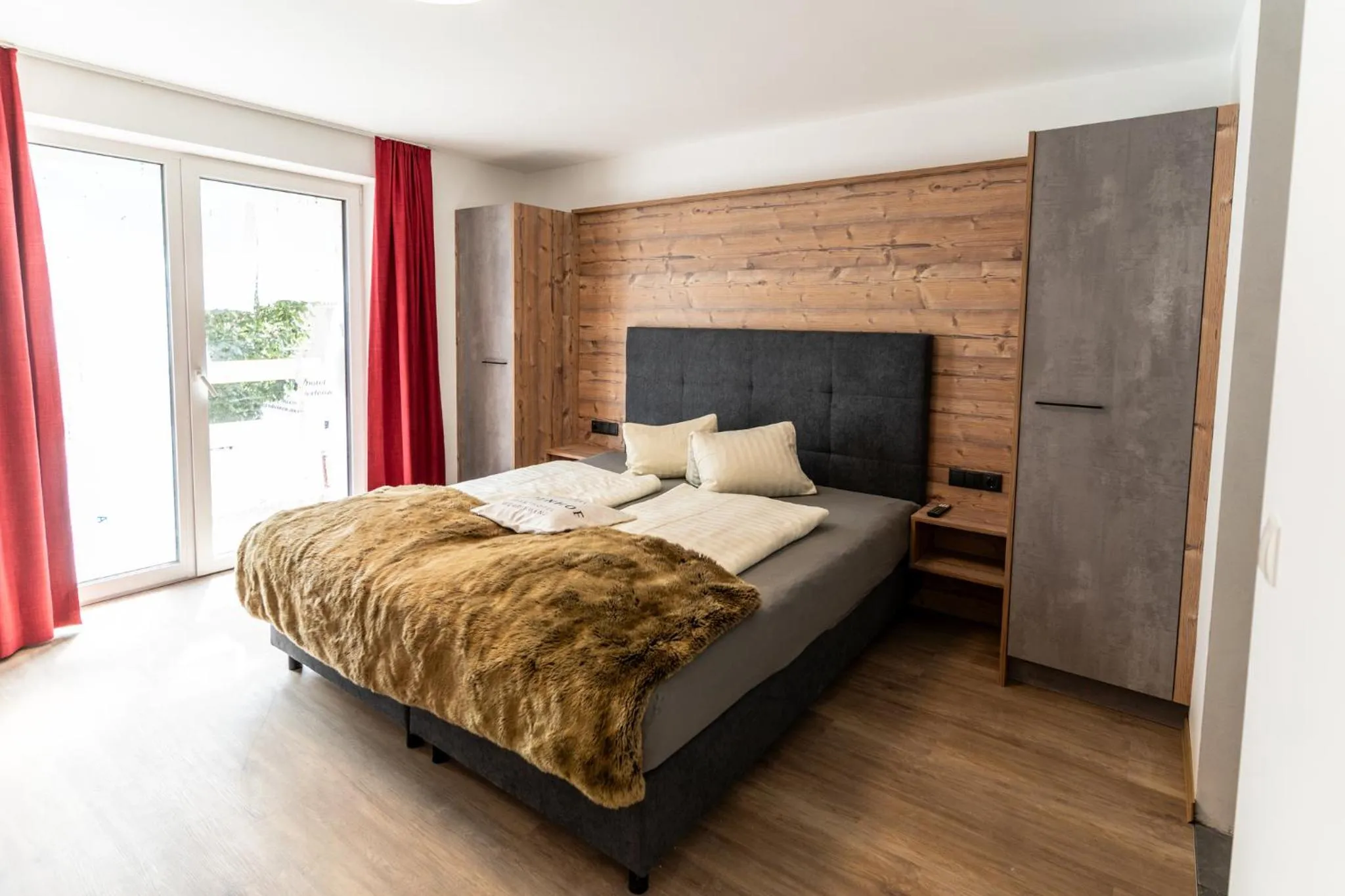 Bedroom, Bed in Apart Hotel Alpenhof Werfenweng
