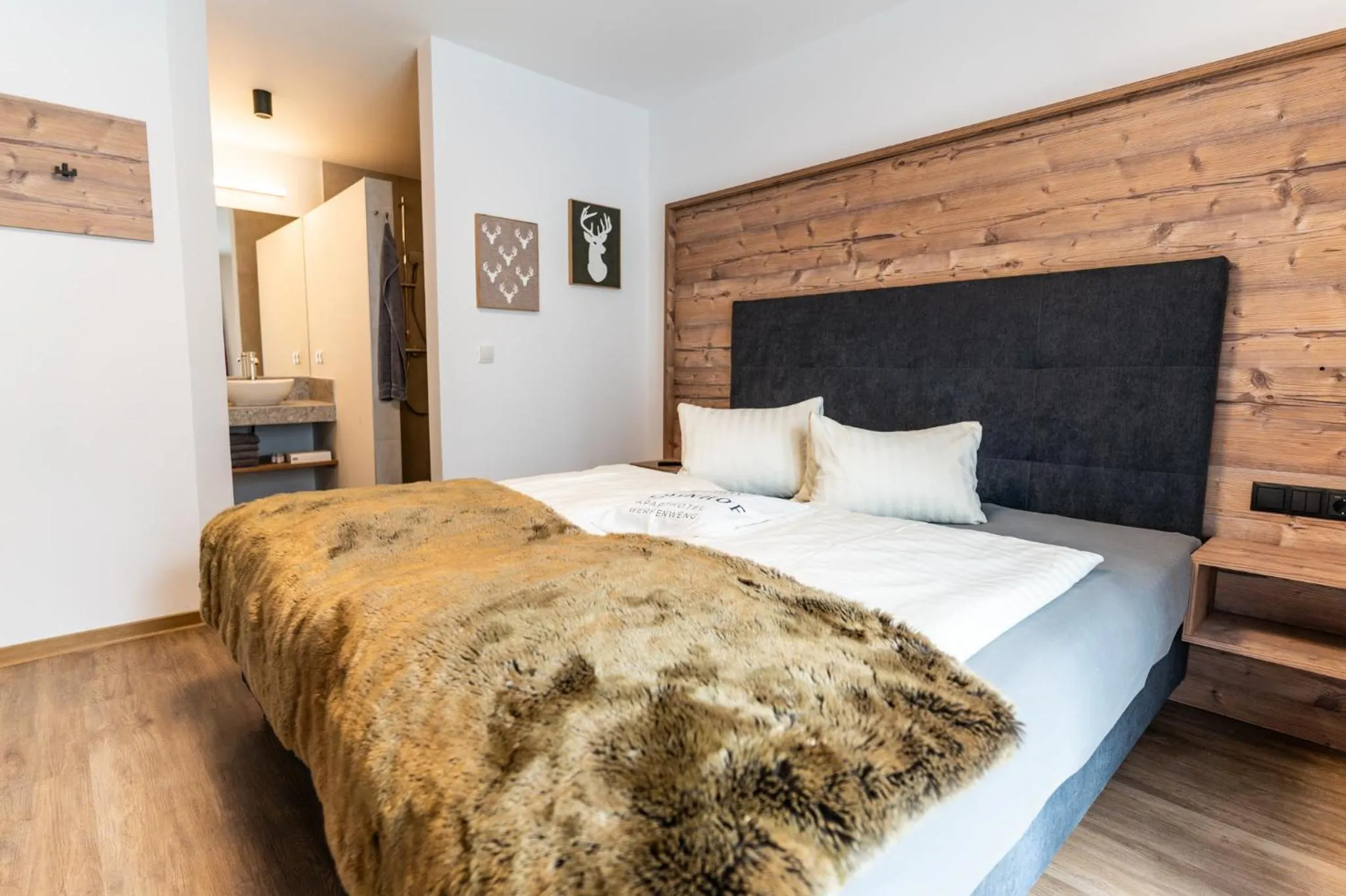 Bedroom, Bed in Apart Hotel Alpenhof Werfenweng