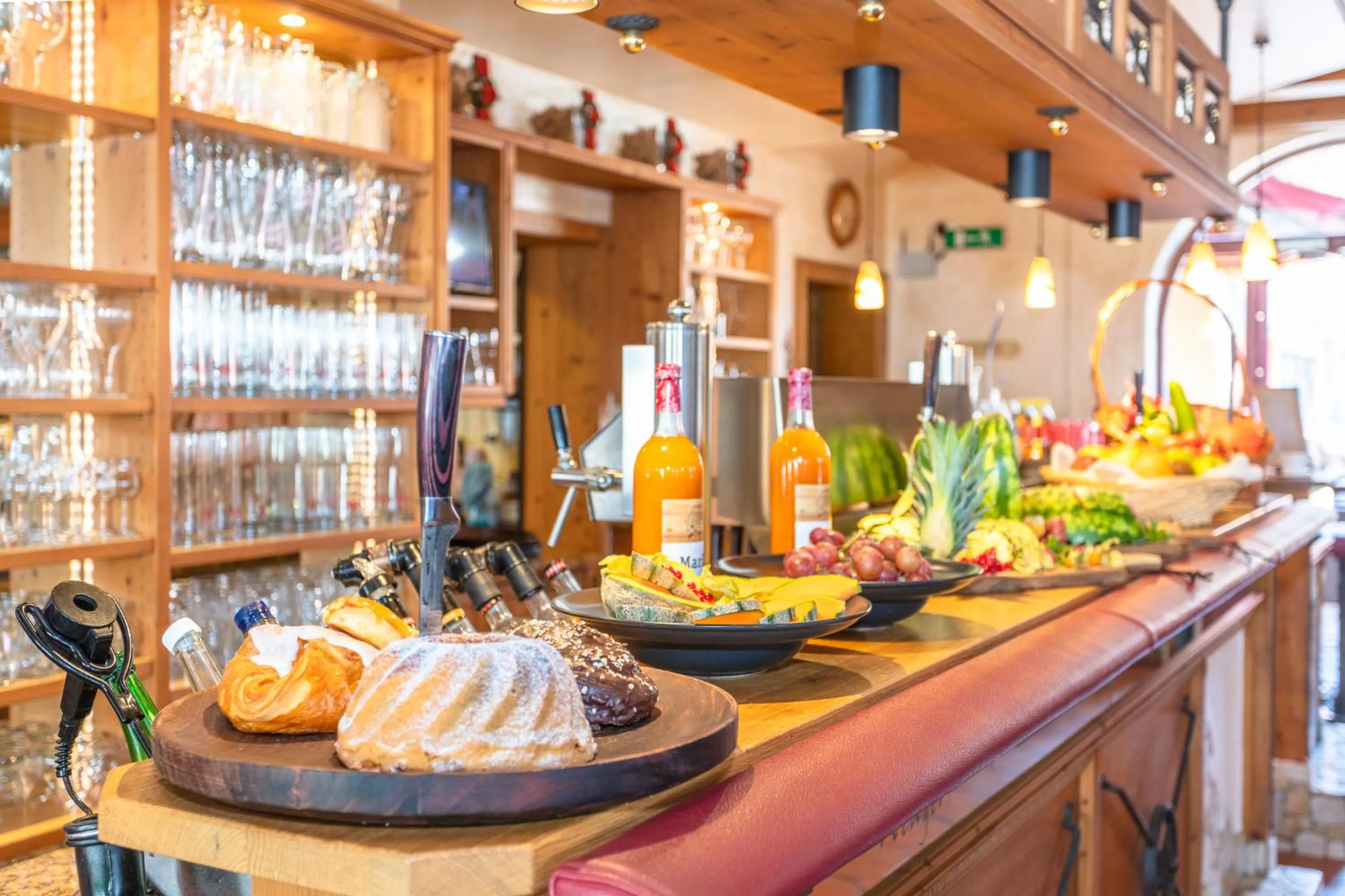 Food and drinks in Apart Hotel Alpenhof Werfenweng