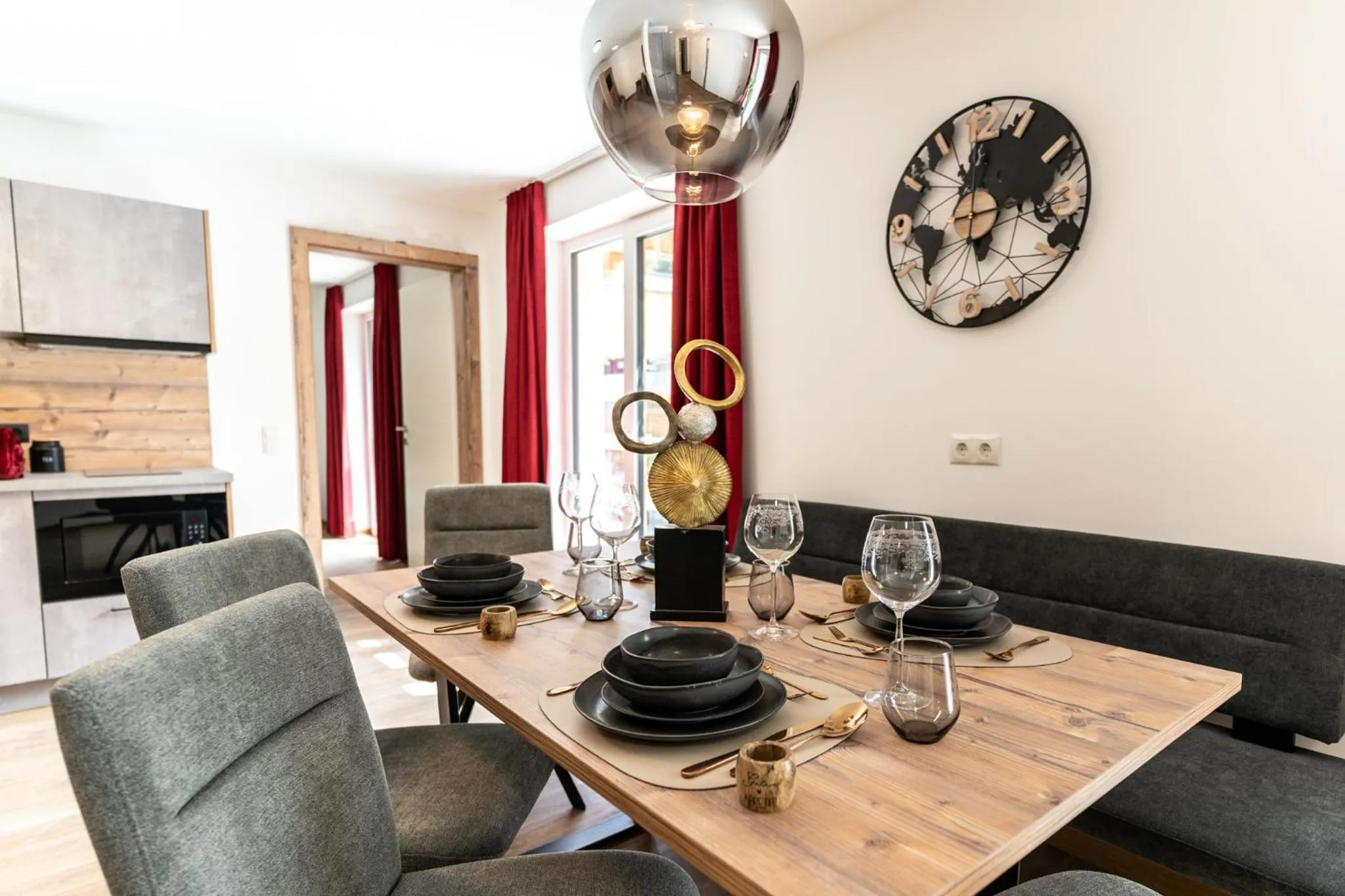 Dining area in Apart Hotel Alpenhof Werfenweng
