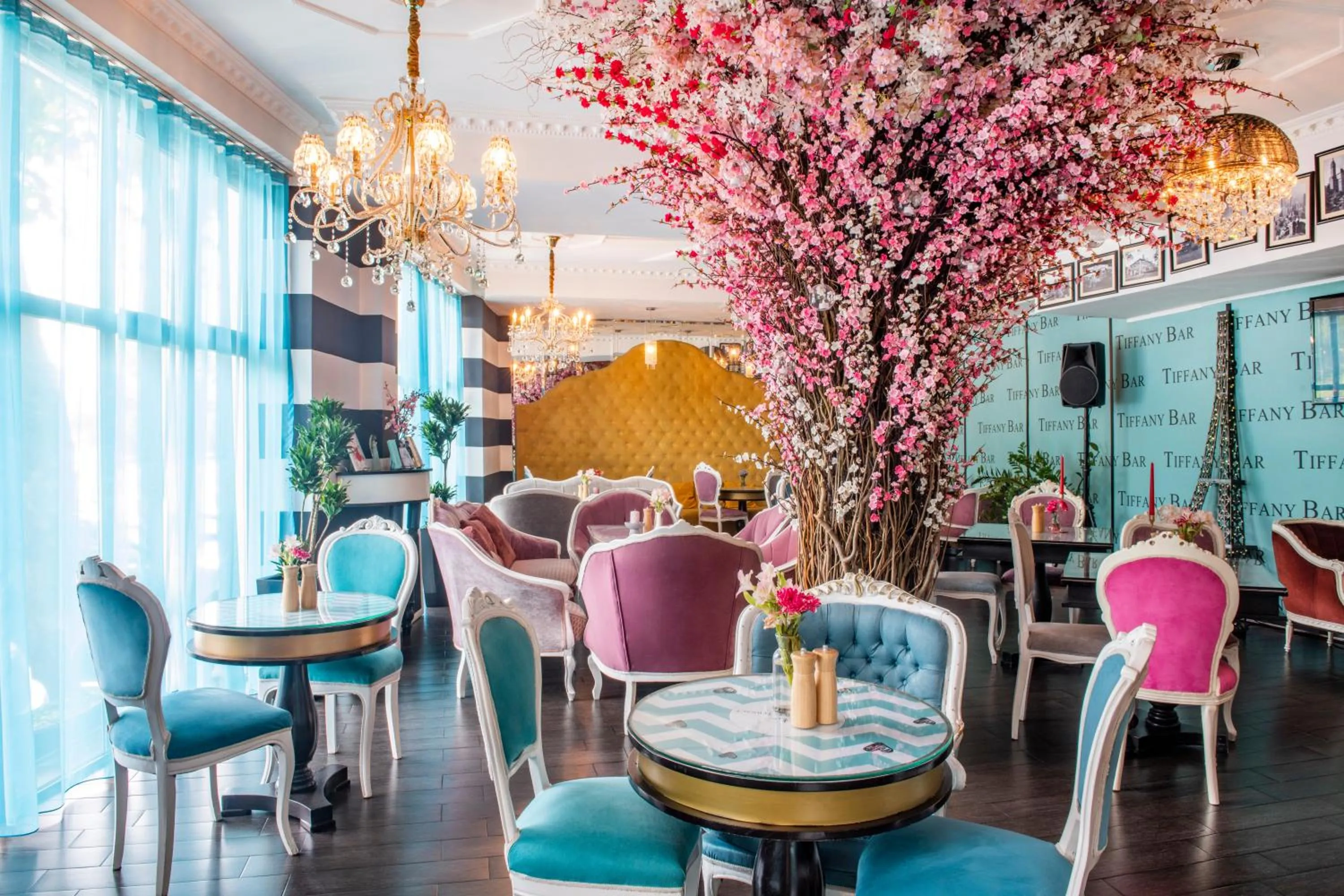 Restaurant/places to eat in River Side Hotel Tbilisi