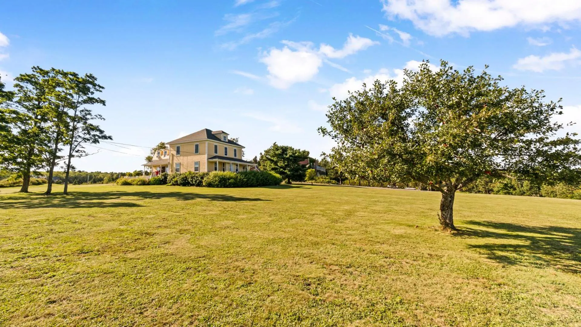 Property building in Bayview Pines Country Inn B&B