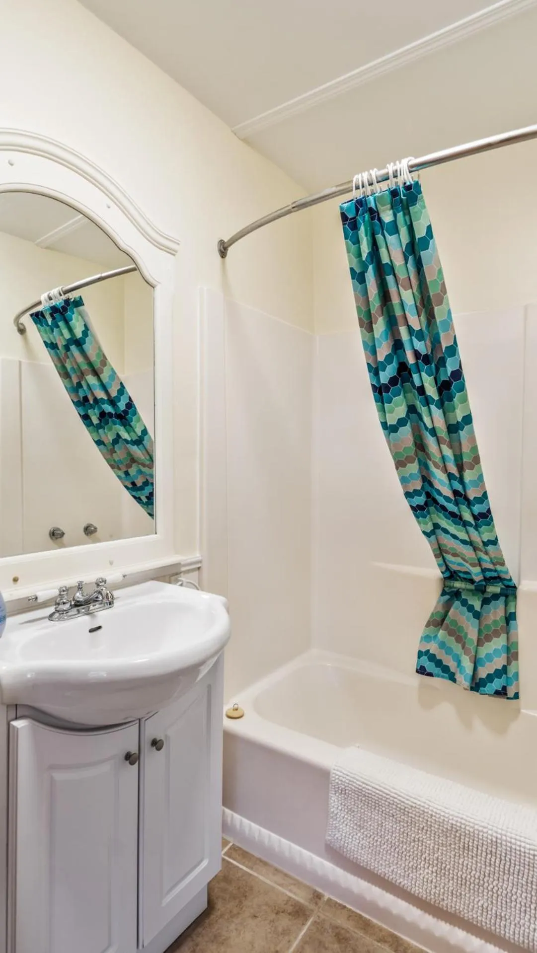 Bathroom in Bayview Pines Country Inn B&B