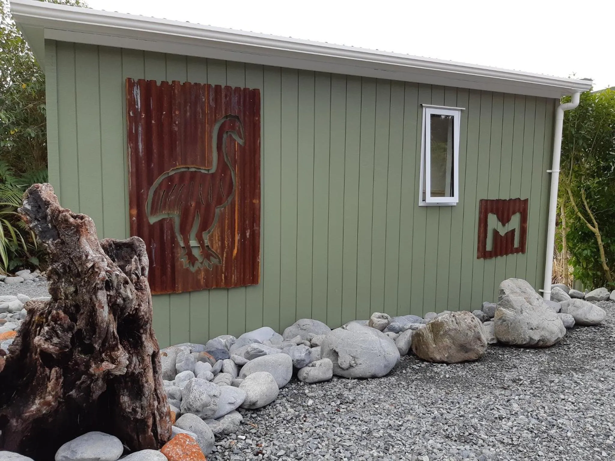 Facade/entrance in Jackson's Retreat Alpine Holiday Park