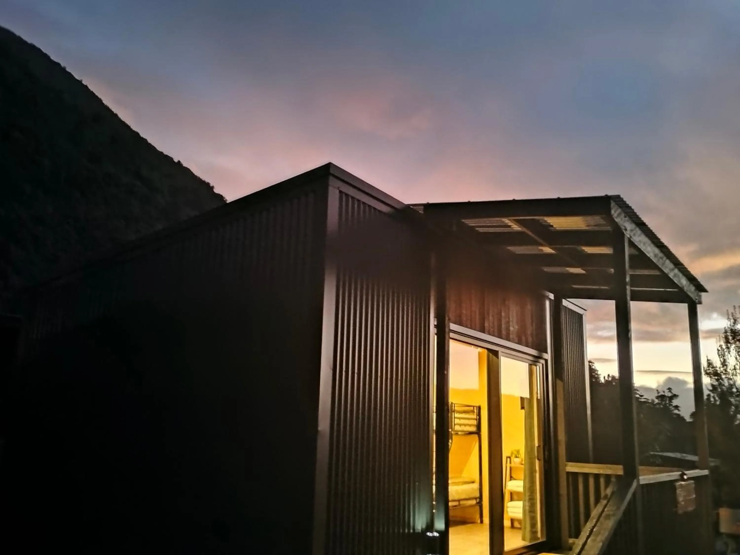 Property building in Jackson's Retreat Alpine Holiday Park