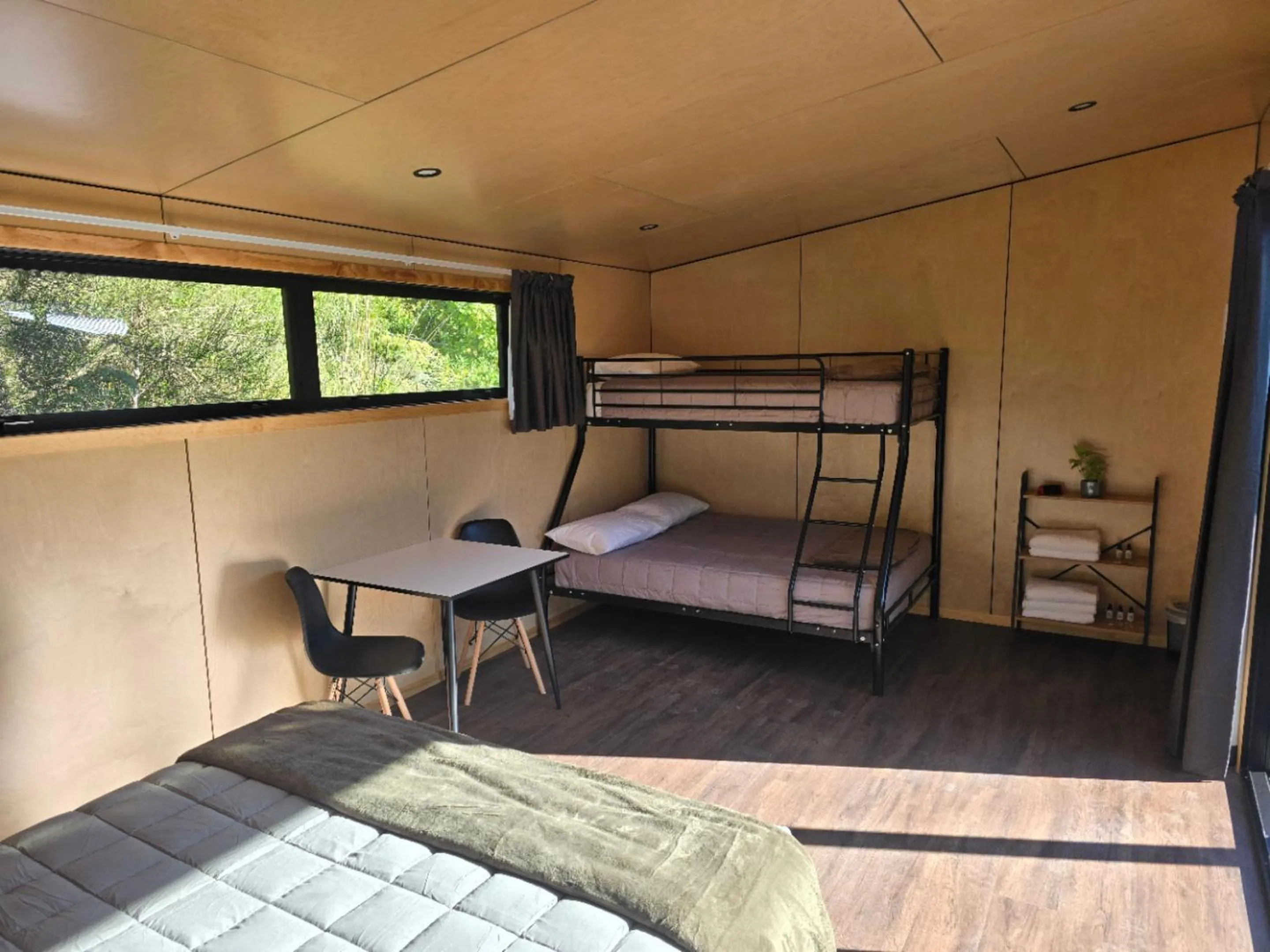 Bed in Jackson's Retreat Alpine Holiday Park