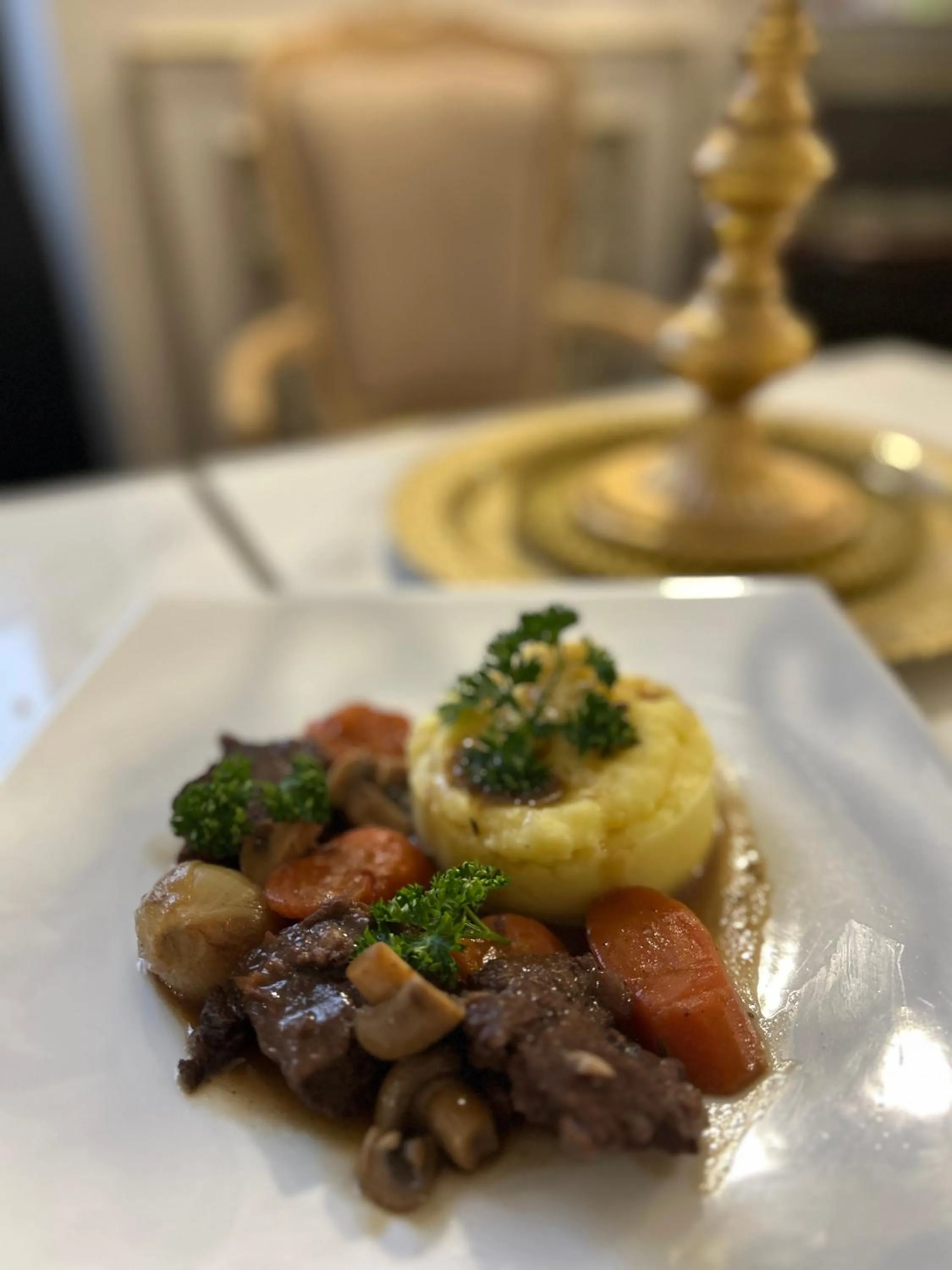 Food and drinks in Hôtel De Champagne