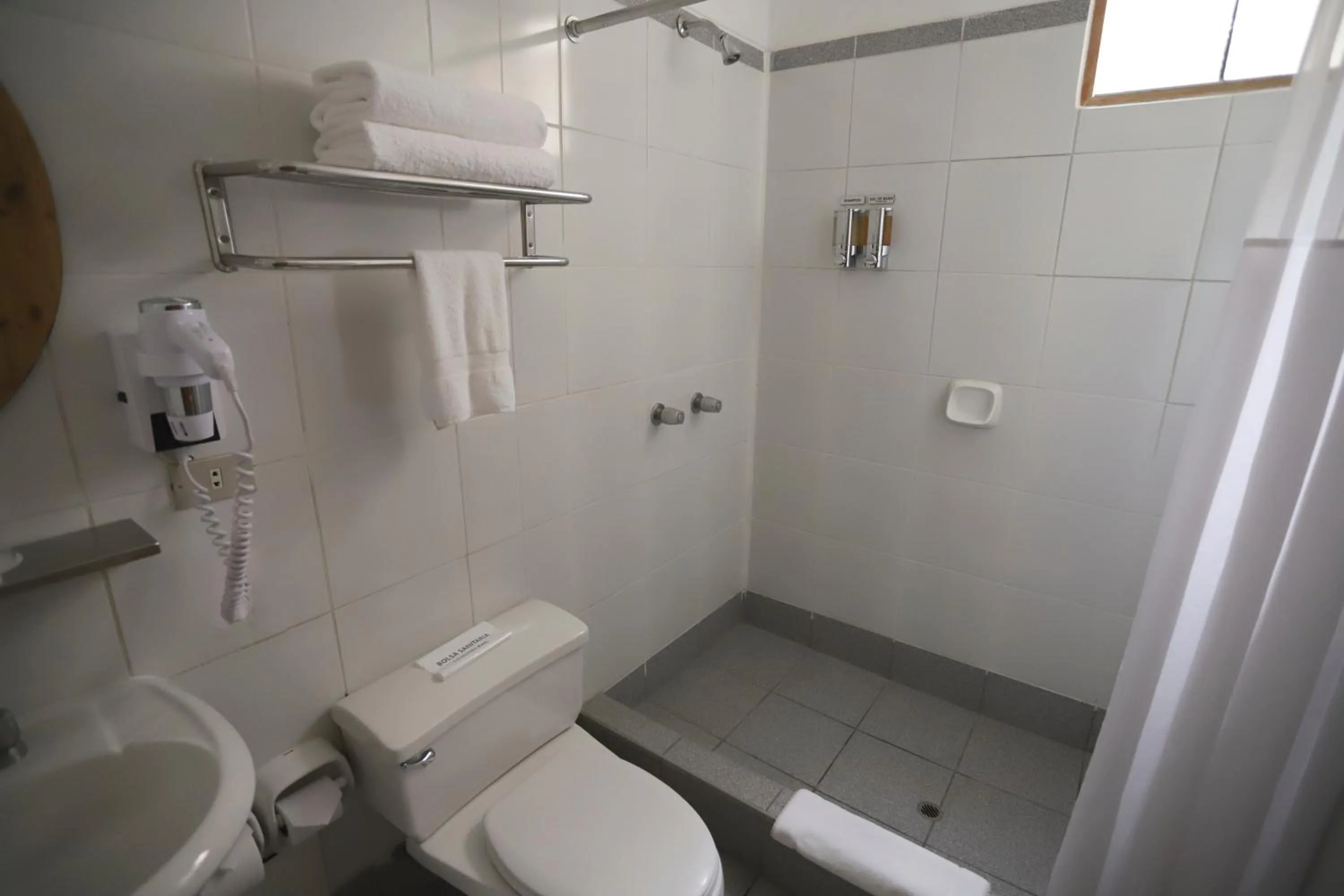 Shower in Casa Andina Standard Nasca