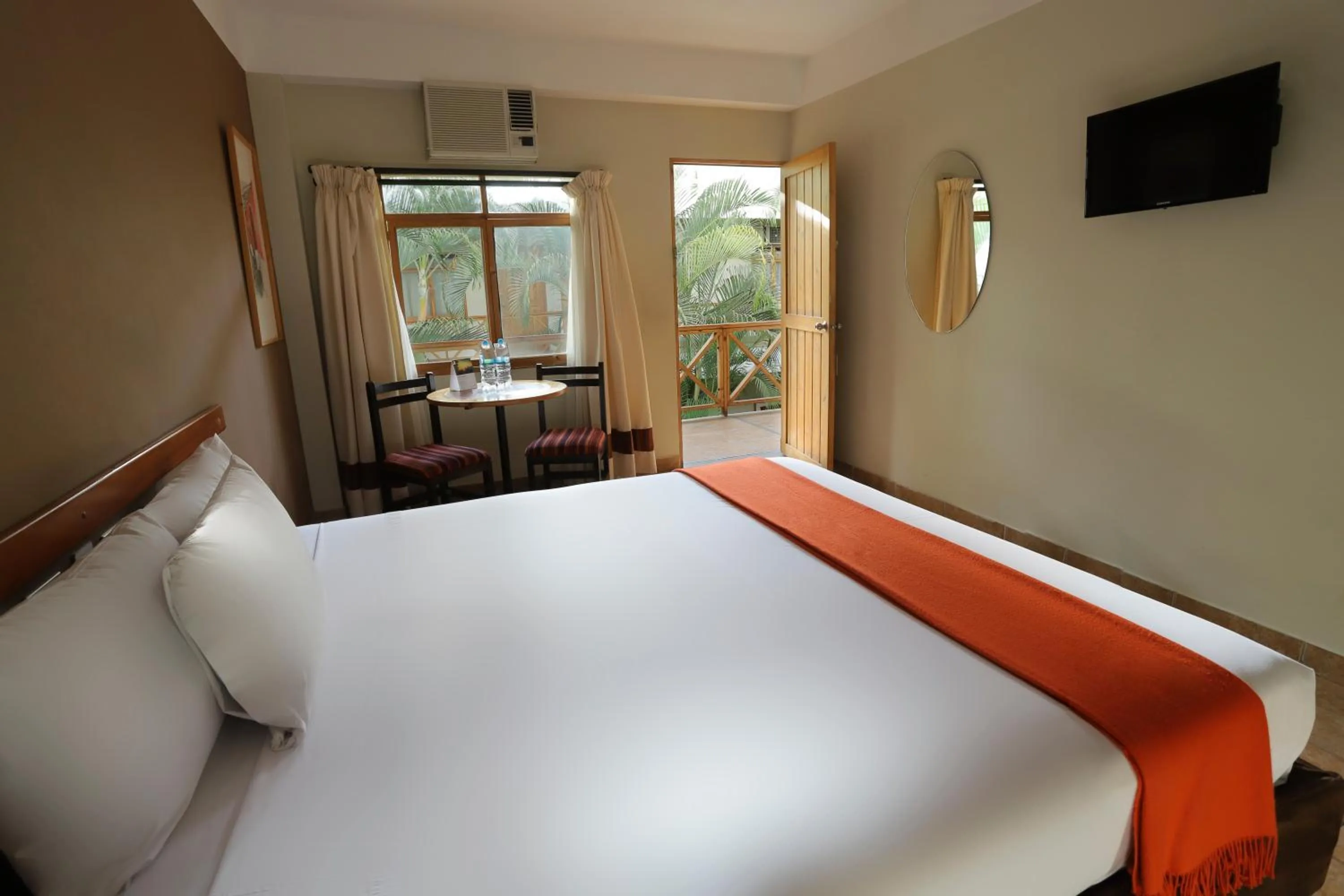 Shower, Bed in Casa Andina Standard Nasca