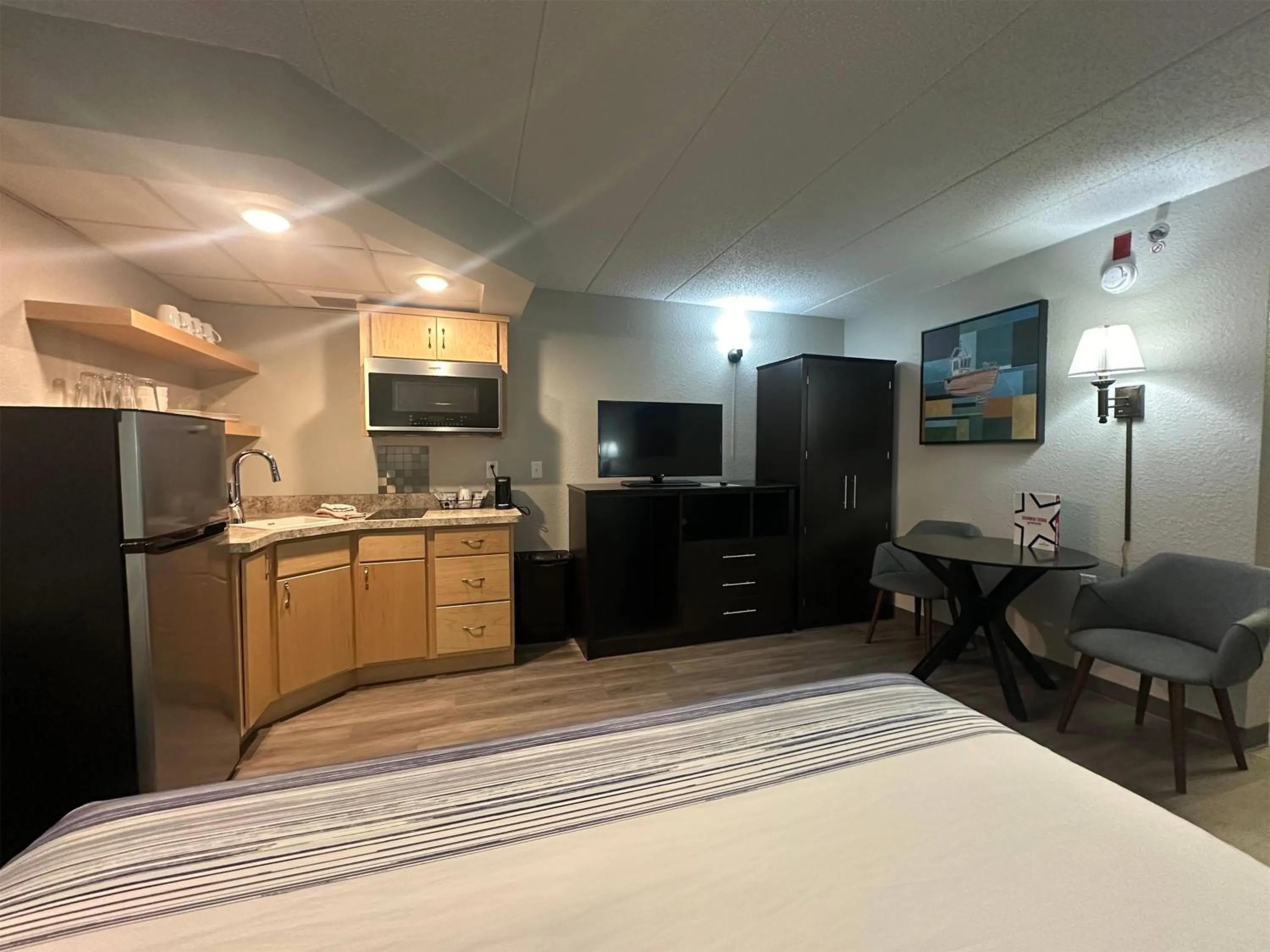 Photo of the whole room, Bed in AmericInn by Wyndham Menominee