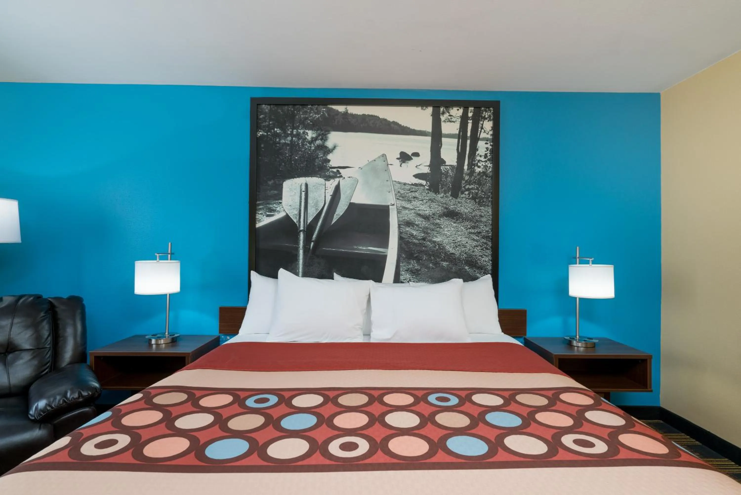 Bed in Super 8 by Wyndham Rochester Mayo Clinic Area