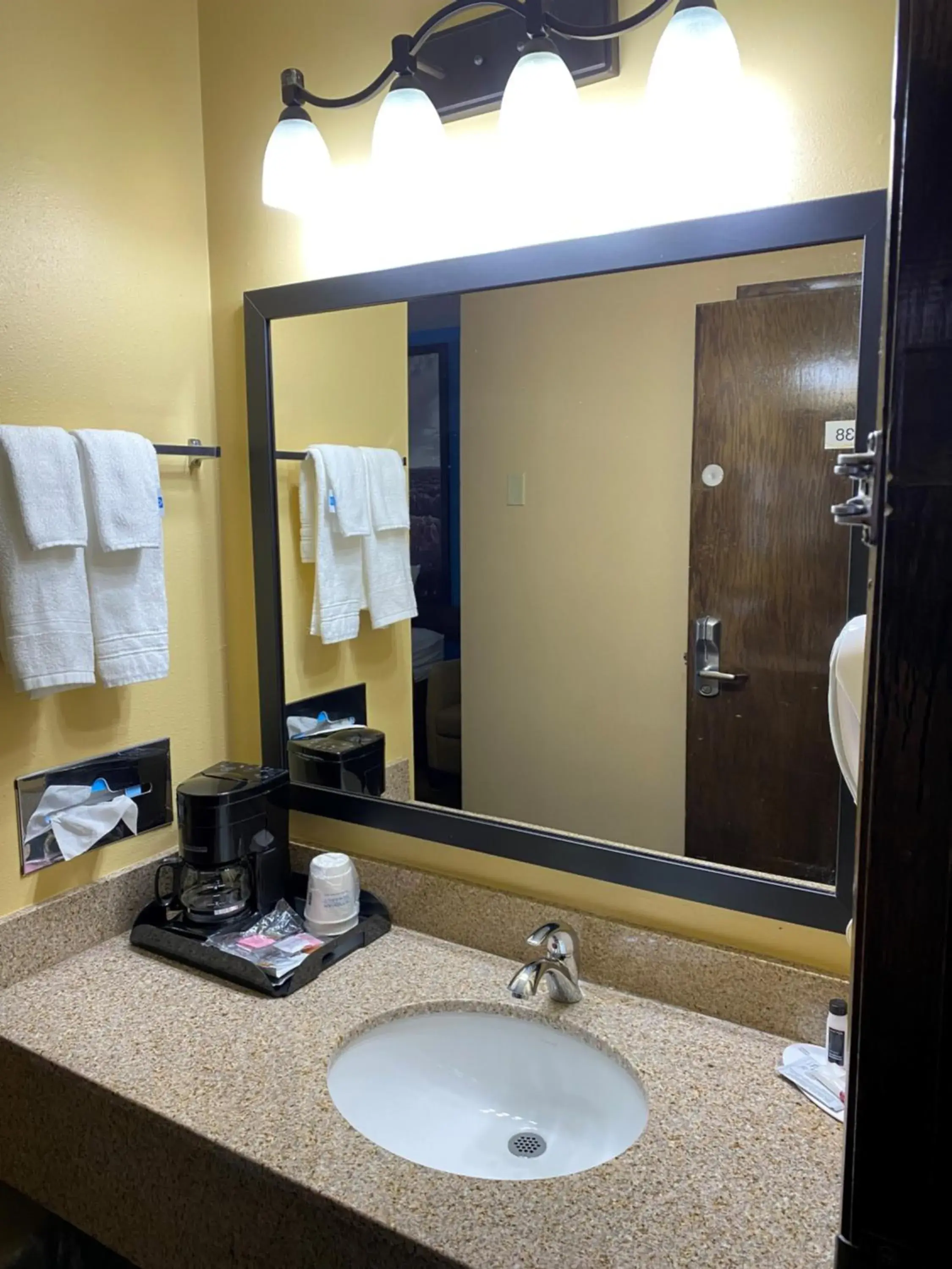 Double Room with Two Double Beds - Ground Floor/Non-Smoking in Super 8 by Wyndham Rochester Mayo Clinic Area Double Room with Two Double Beds - Ground Floor/Non-Smoking in Super 8 by Wyndham Rochester Mayo Clinic Area