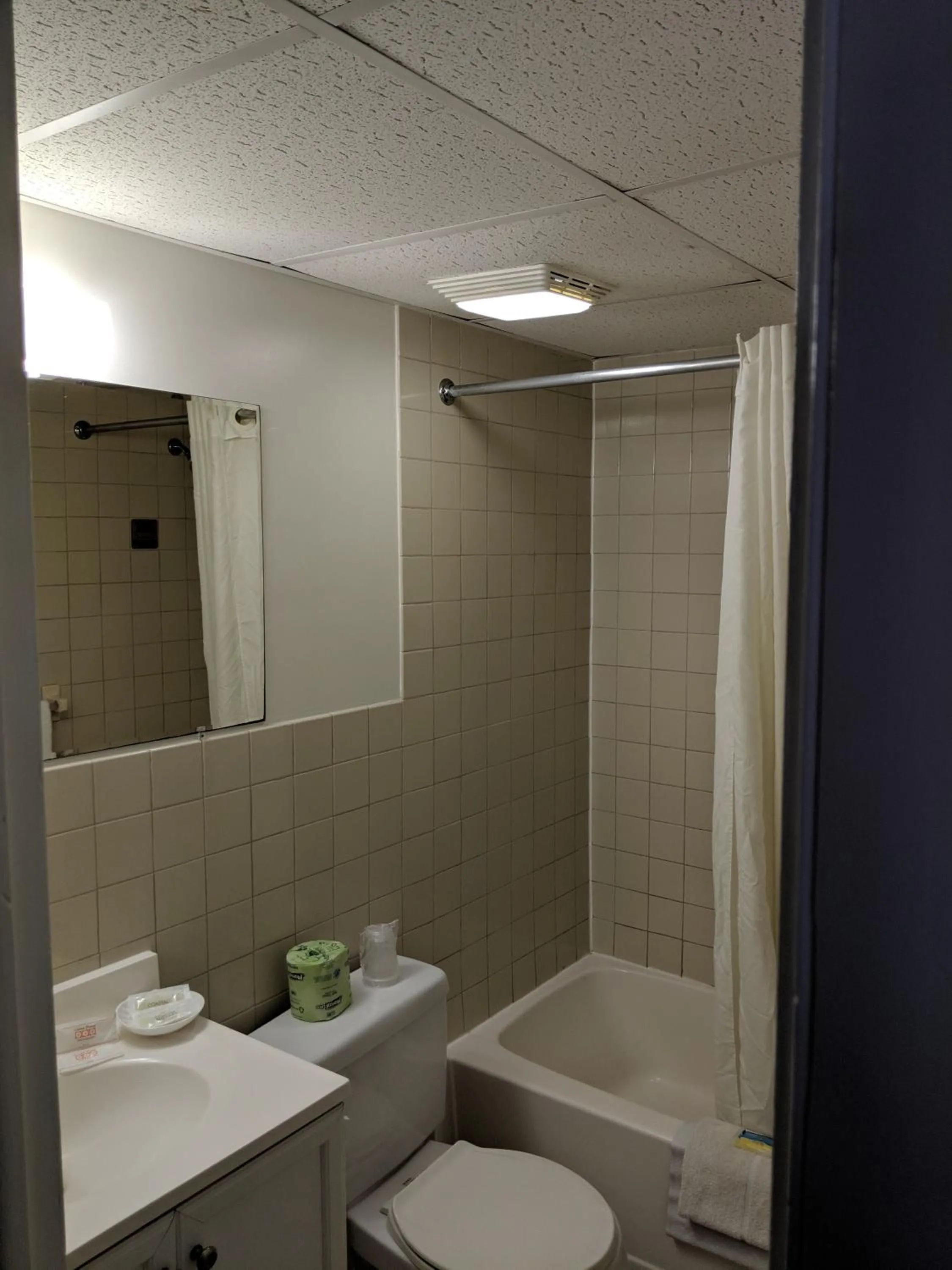 Bathroom in Crystal Sands Motel