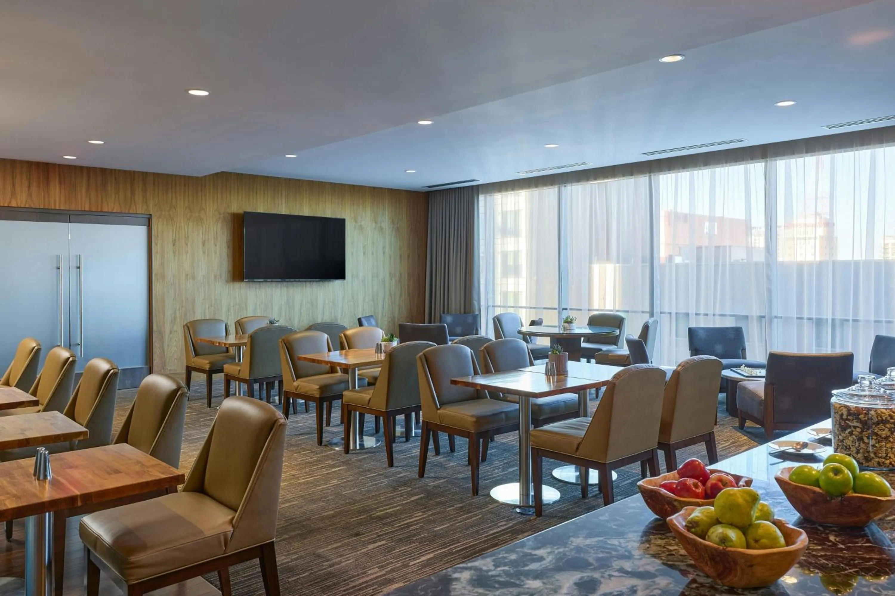 Lounge or bar in The Westin Phoenix Downtown