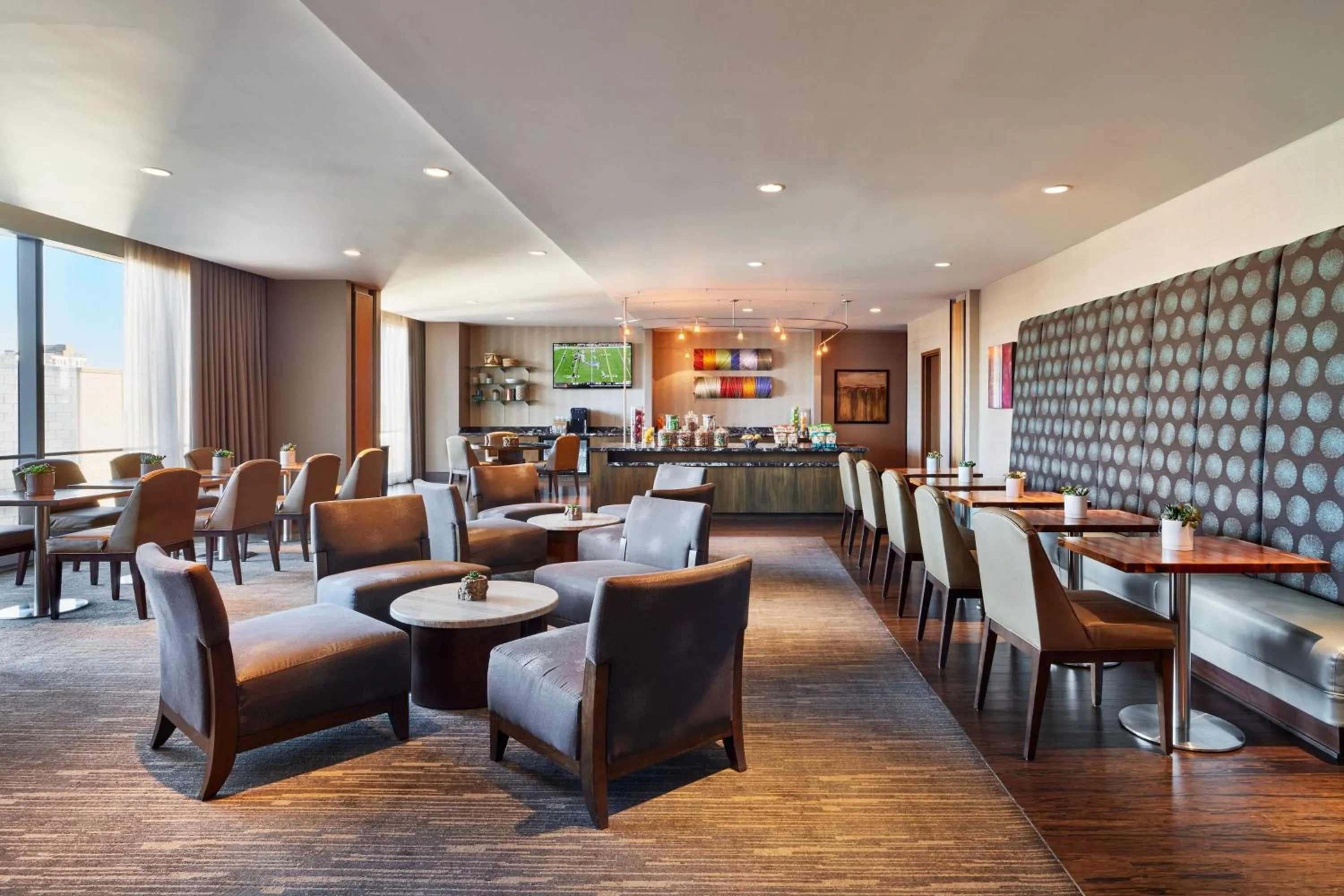 Lounge or bar in The Westin Phoenix Downtown