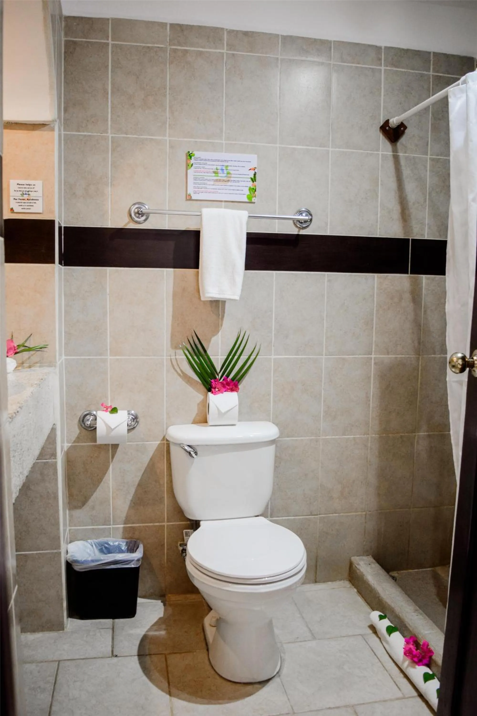 Bathroom in Best Western Tamarindo Vista Villas