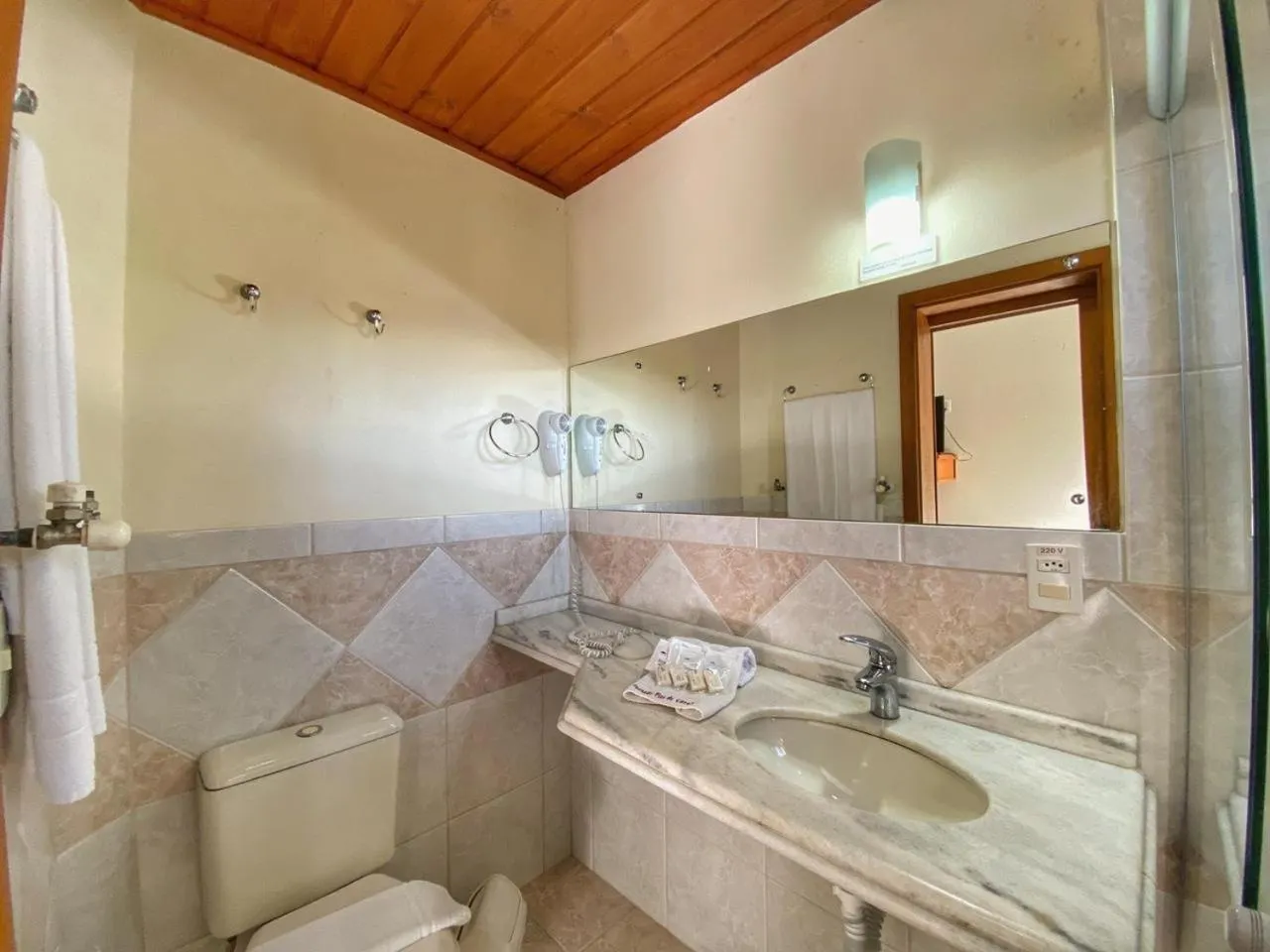 Bathroom in Pousada Flor De Canela