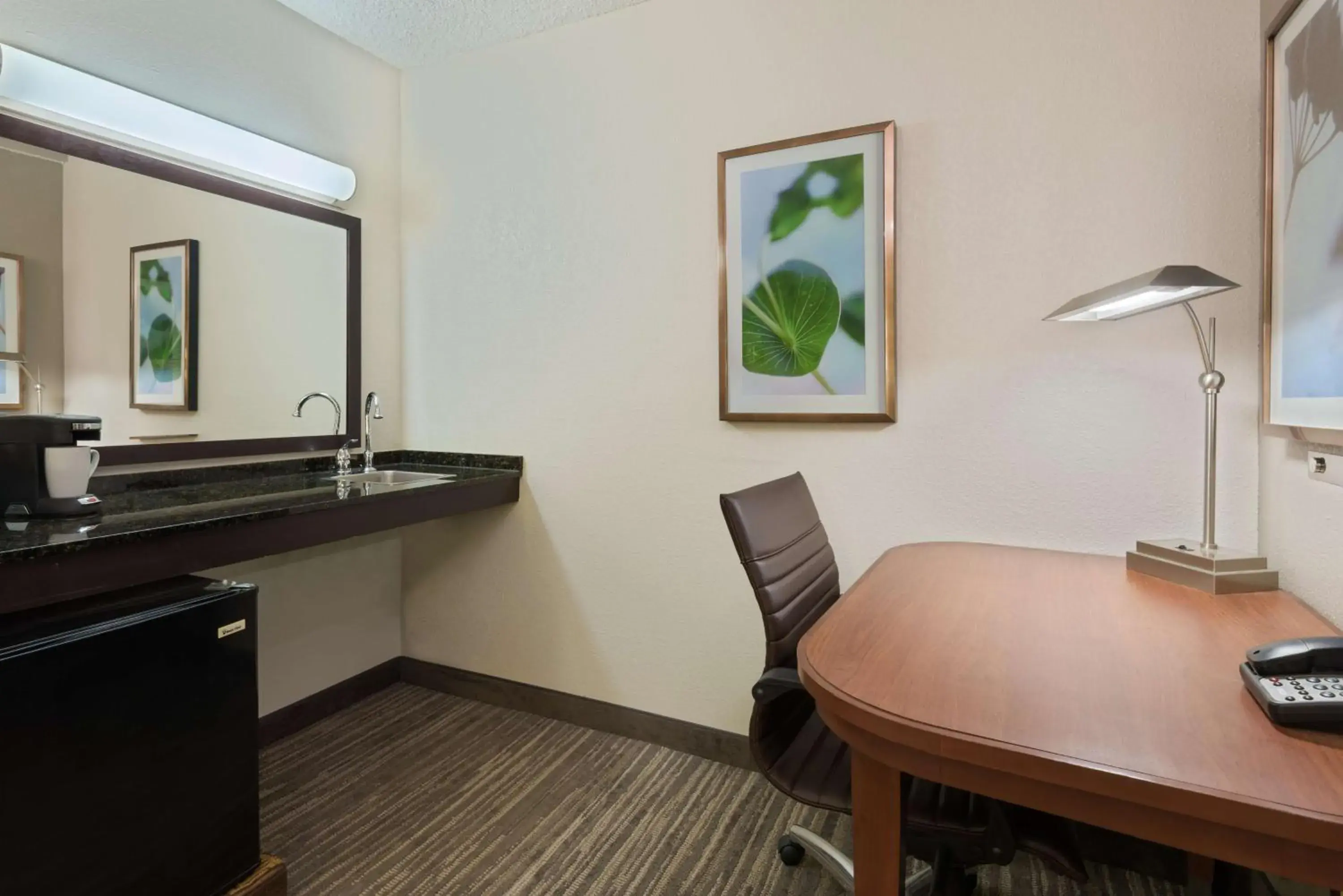 Bedroom in Hyatt Place Ft. Lauderdale/Plantation Bedroom in Hyatt Place Ft. Lauderdale/Plantation