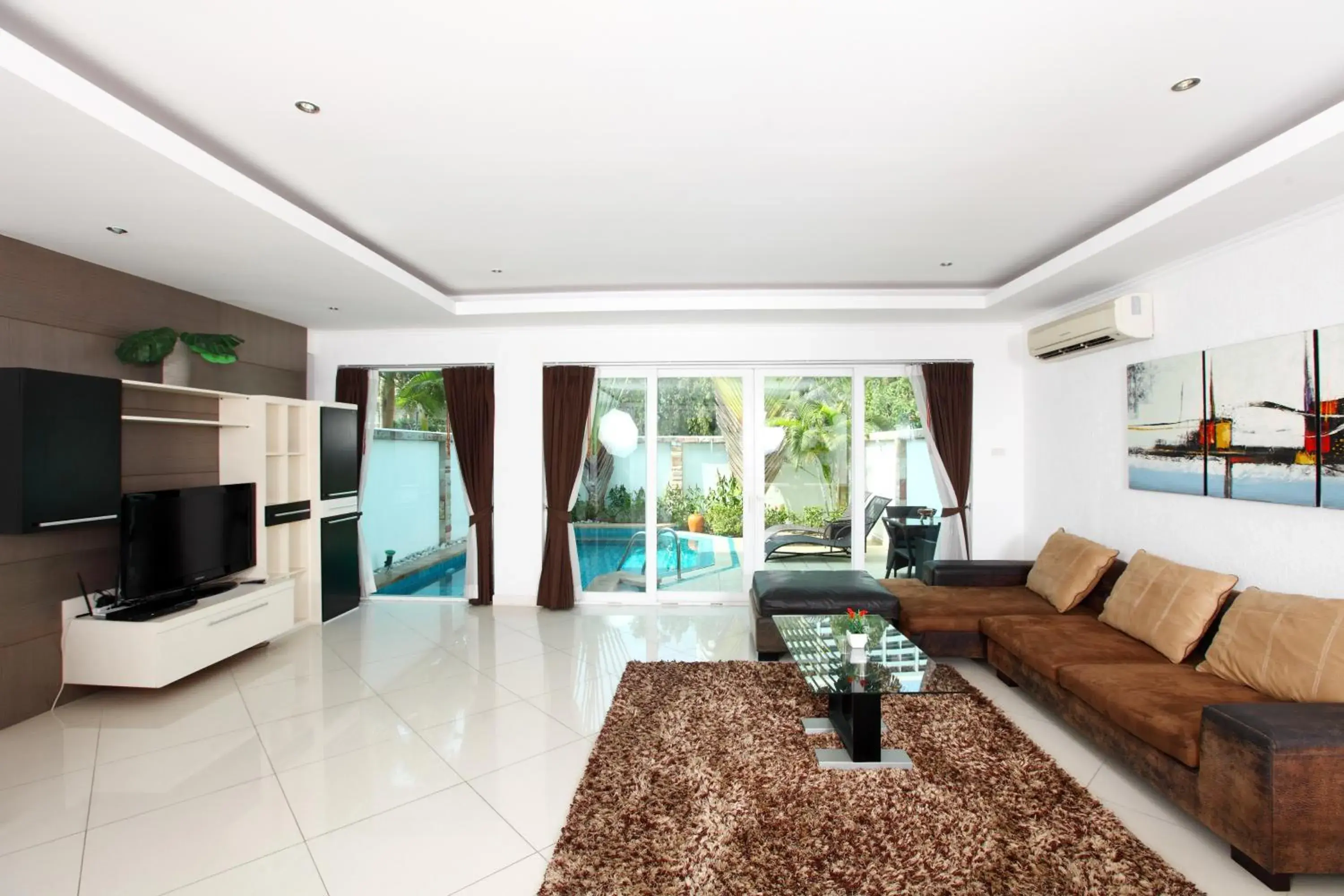 Living room, Seating Area in Wongamat Pool Villas By Pattaya Sunny Rentals