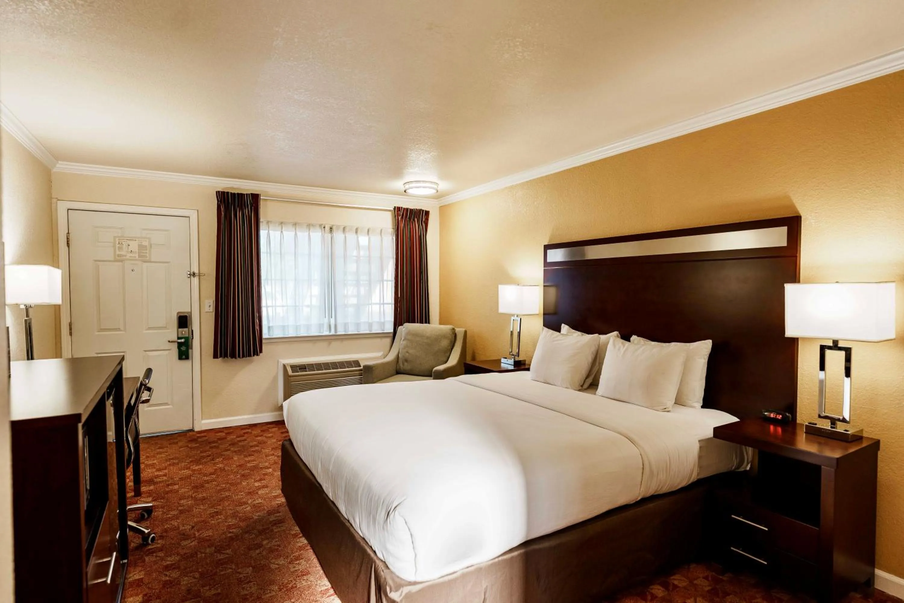 Bed in Quality Inn Ukiah