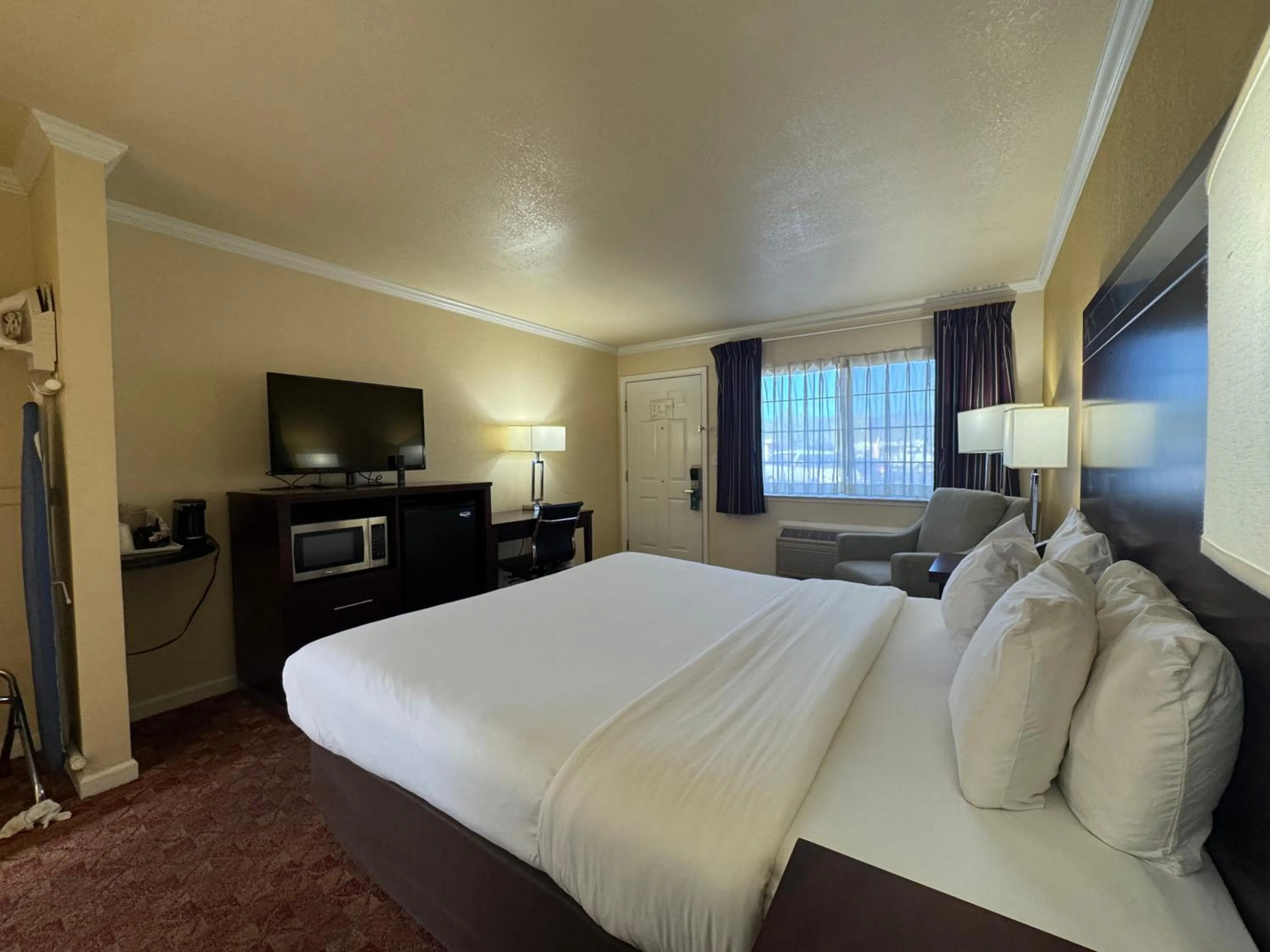 Bed in Quality Inn Ukiah