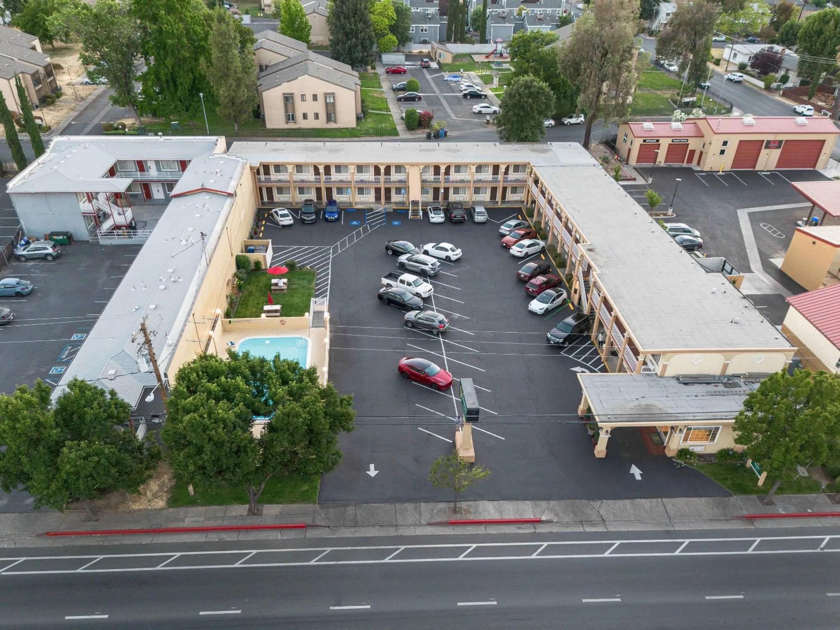 Property building in Quality Inn Ukiah