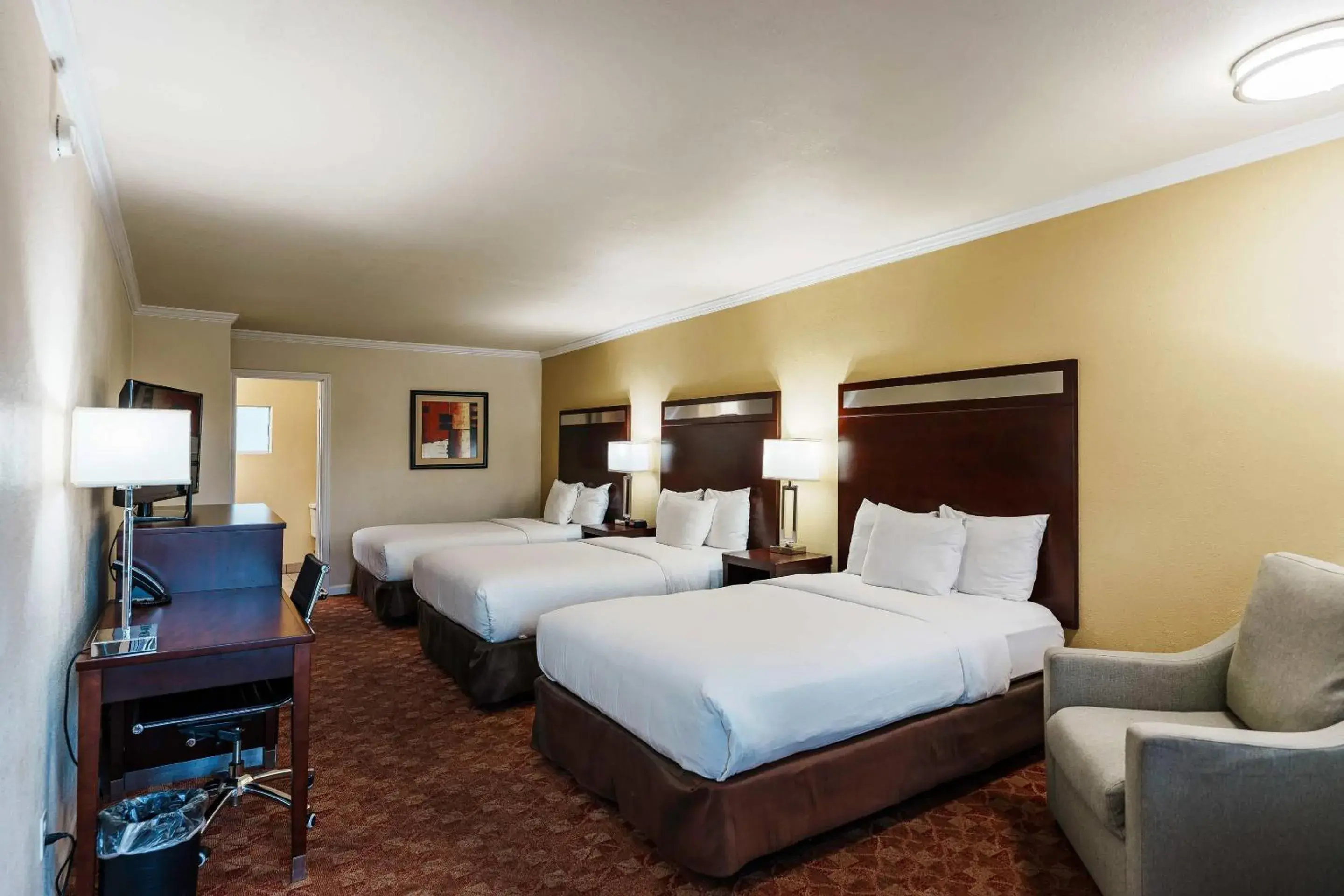 Bedroom, Bed in Quality Inn Ukiah Bedroom, Bed in Quality Inn Ukiah