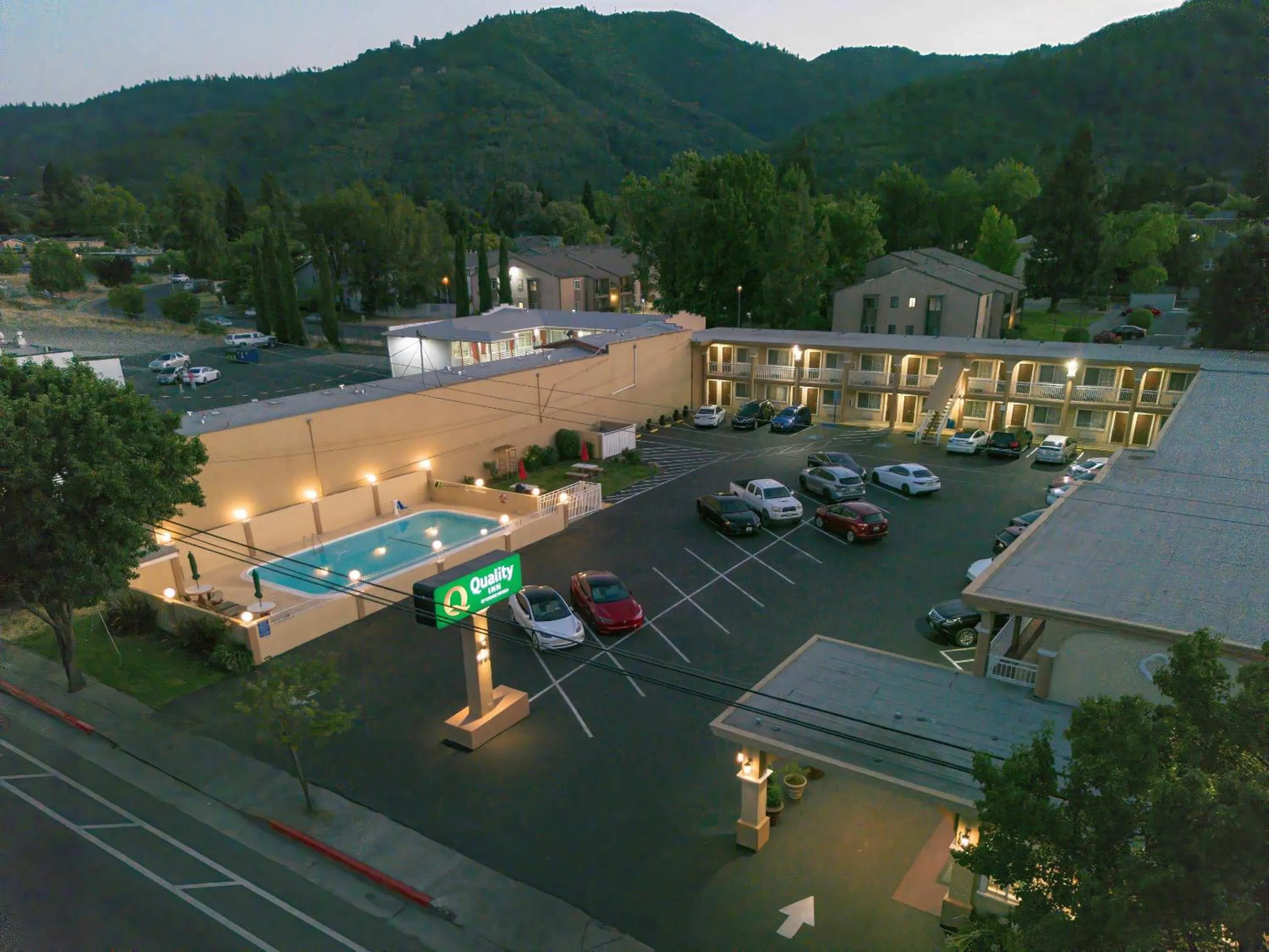 Property building in Quality Inn Ukiah