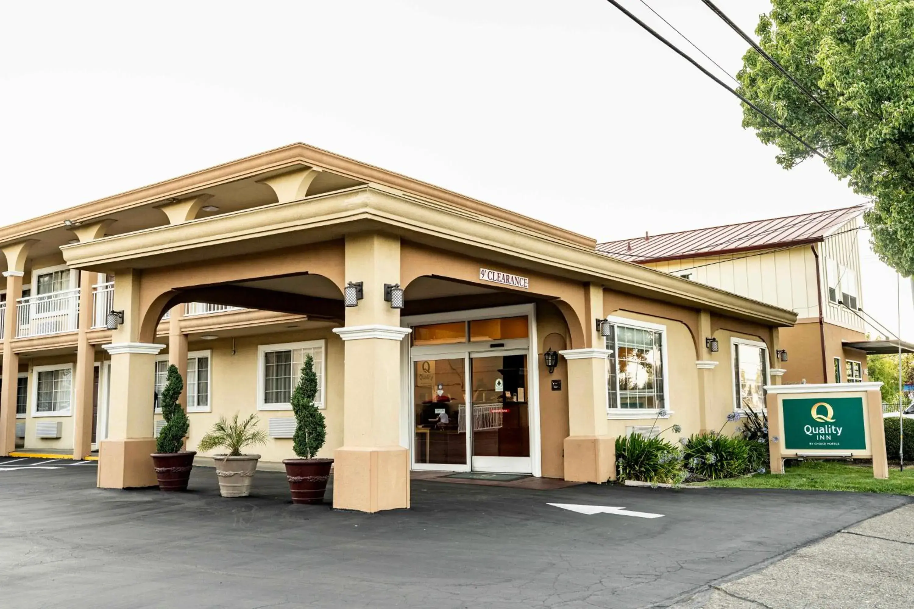 Property building in Quality Inn Ukiah Property building in Quality Inn Ukiah