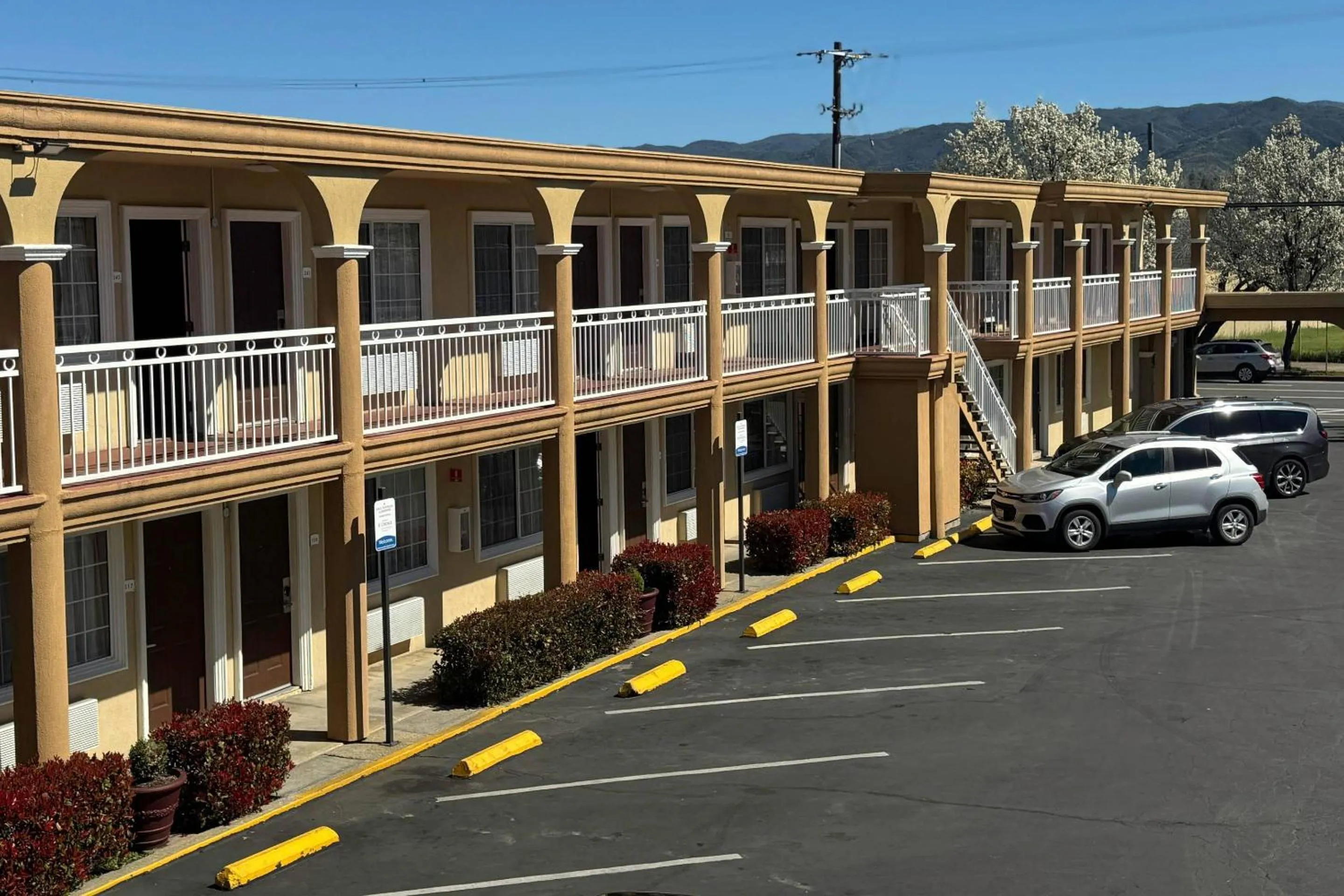 Property building in Quality Inn Ukiah