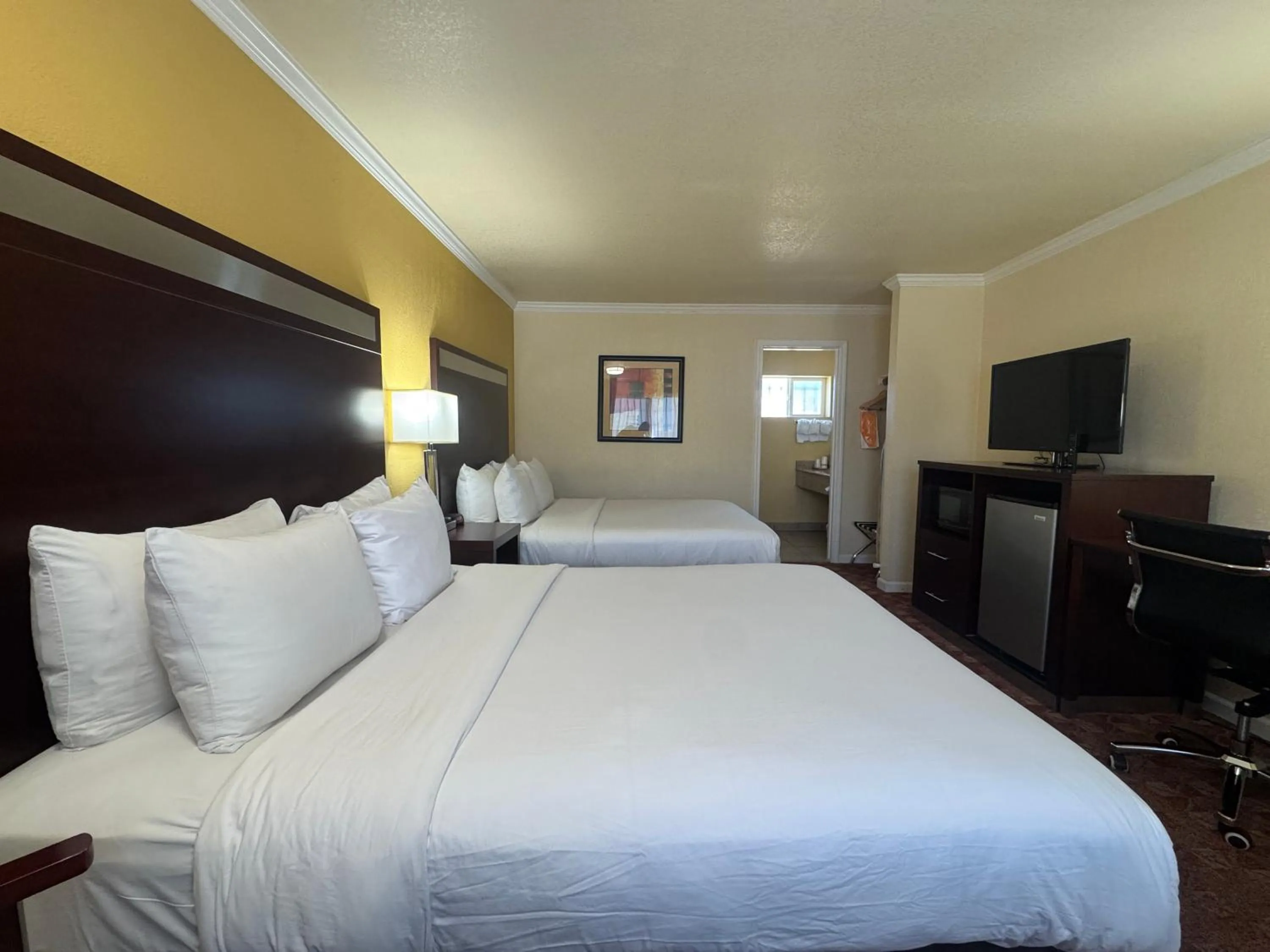 Bed in Quality Inn Ukiah