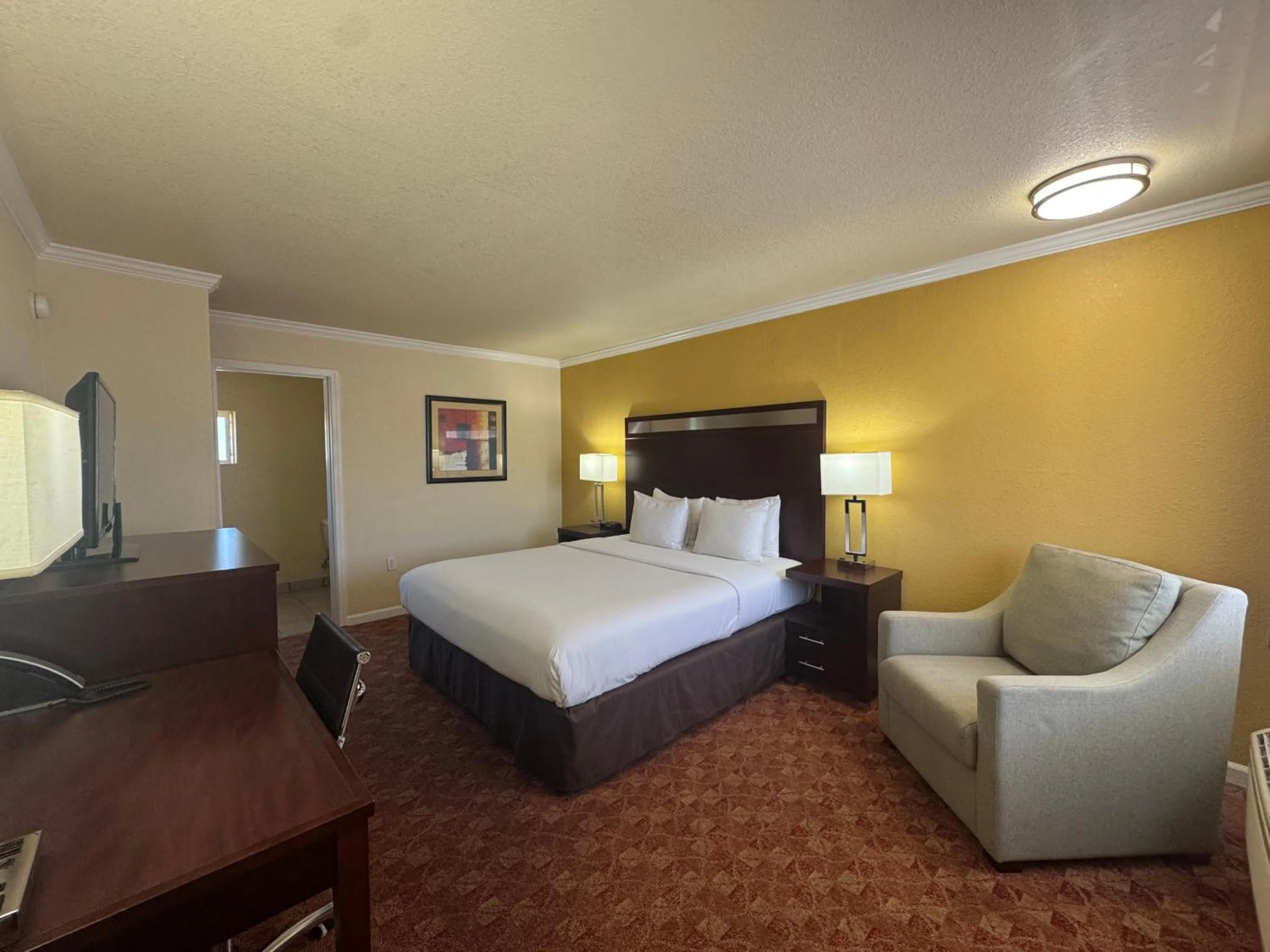 Bed in Quality Inn Ukiah