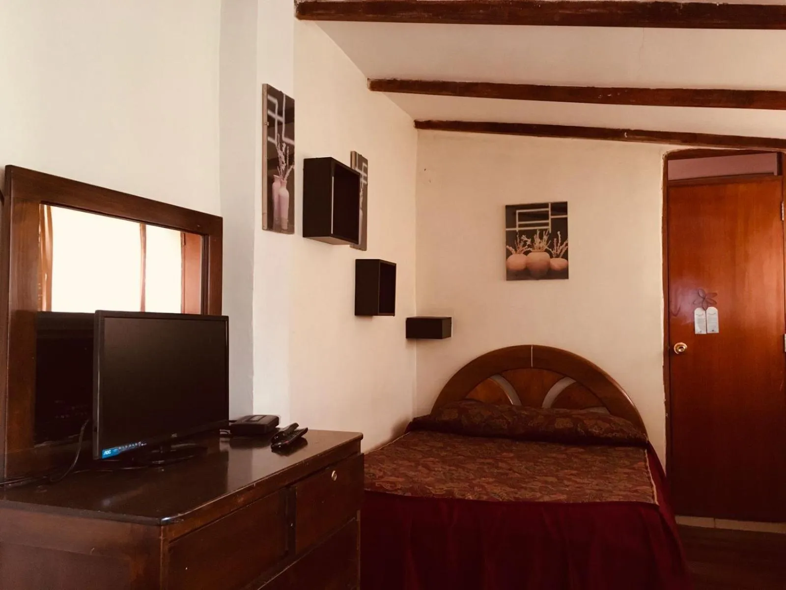 Bed in Casa de Mama Cusco 2-The Ecohouse