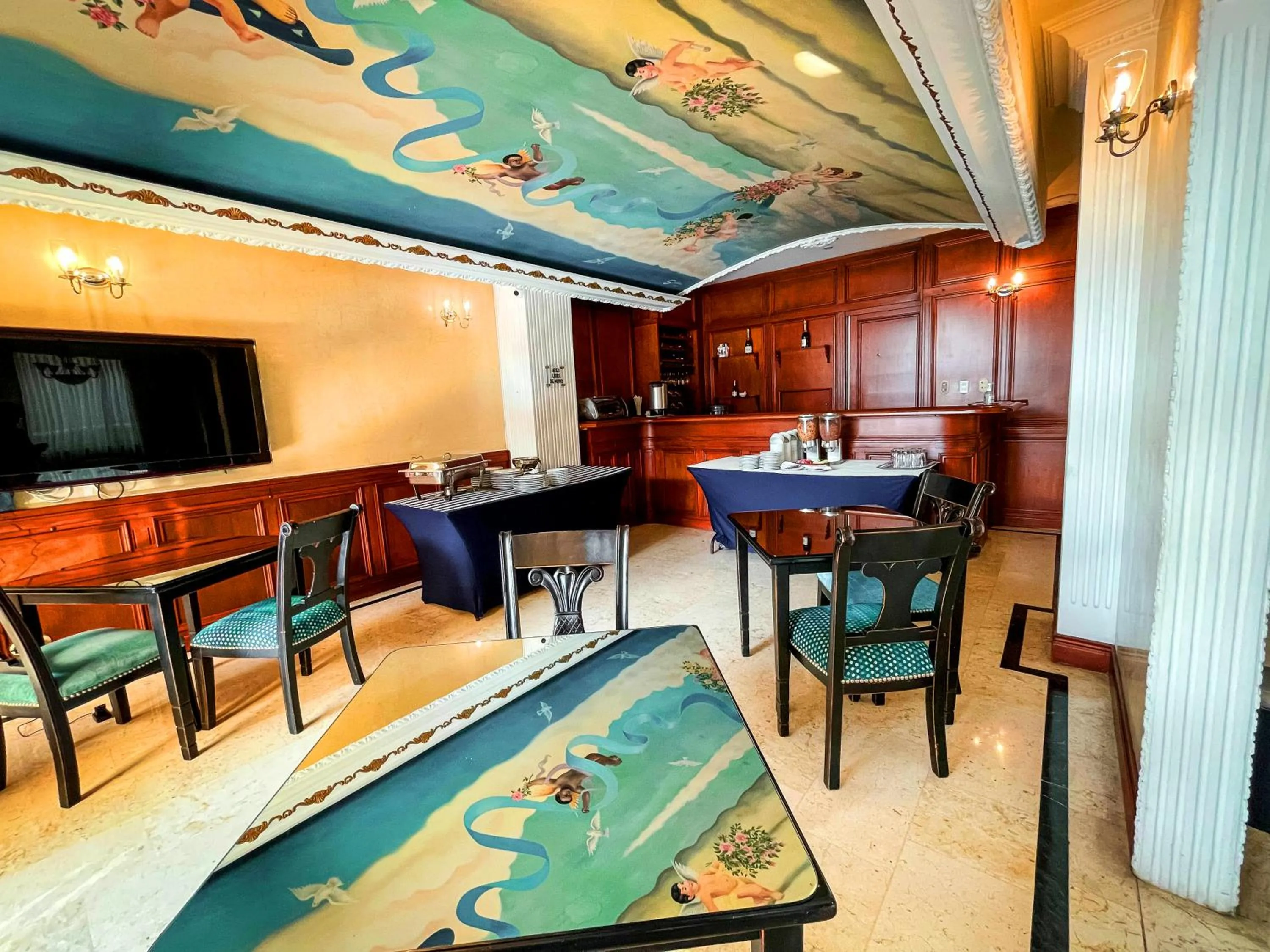 Restaurant/places to eat in Hotel Castilla Real