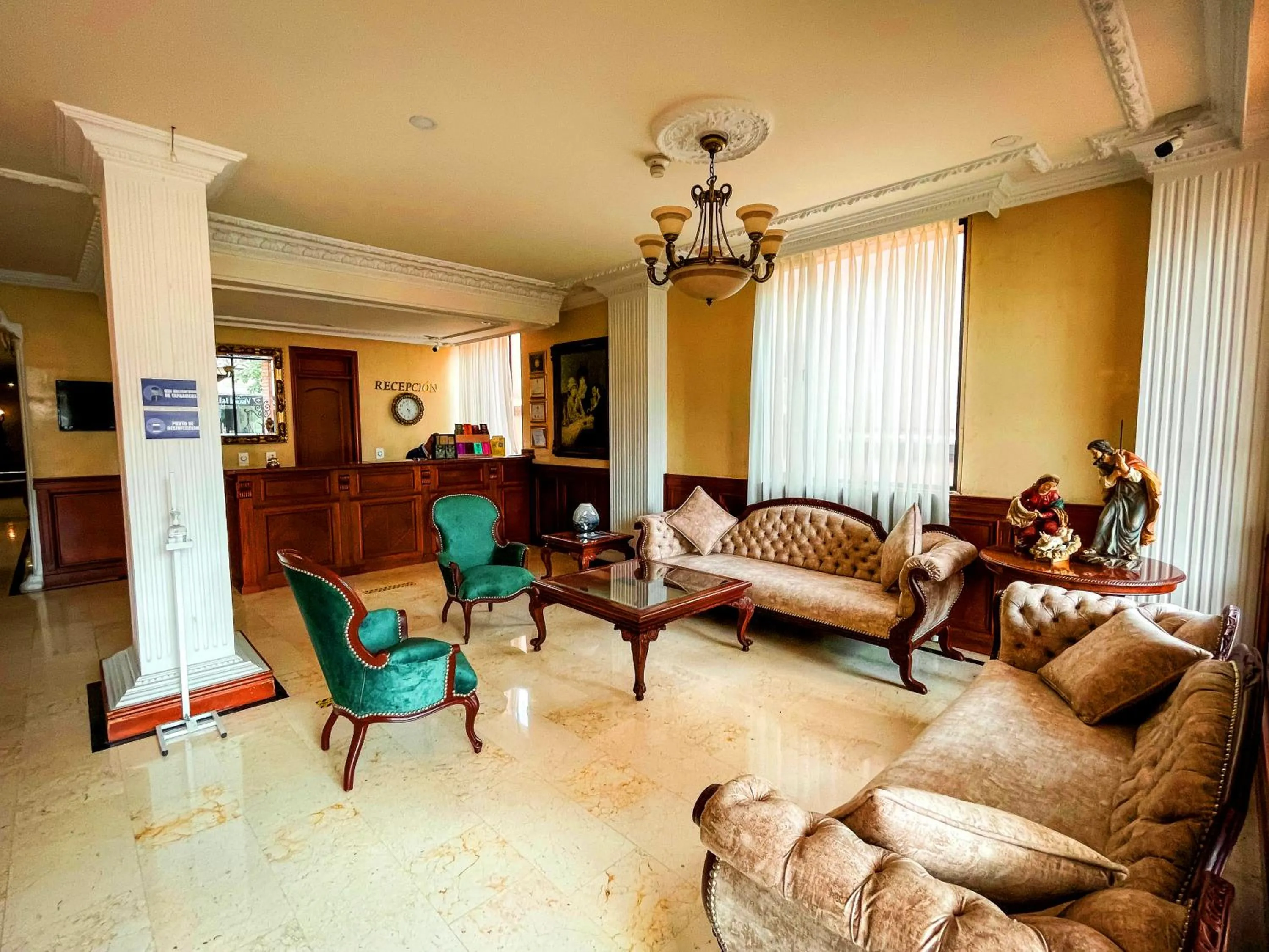 Lobby or reception in Hotel Castilla Real