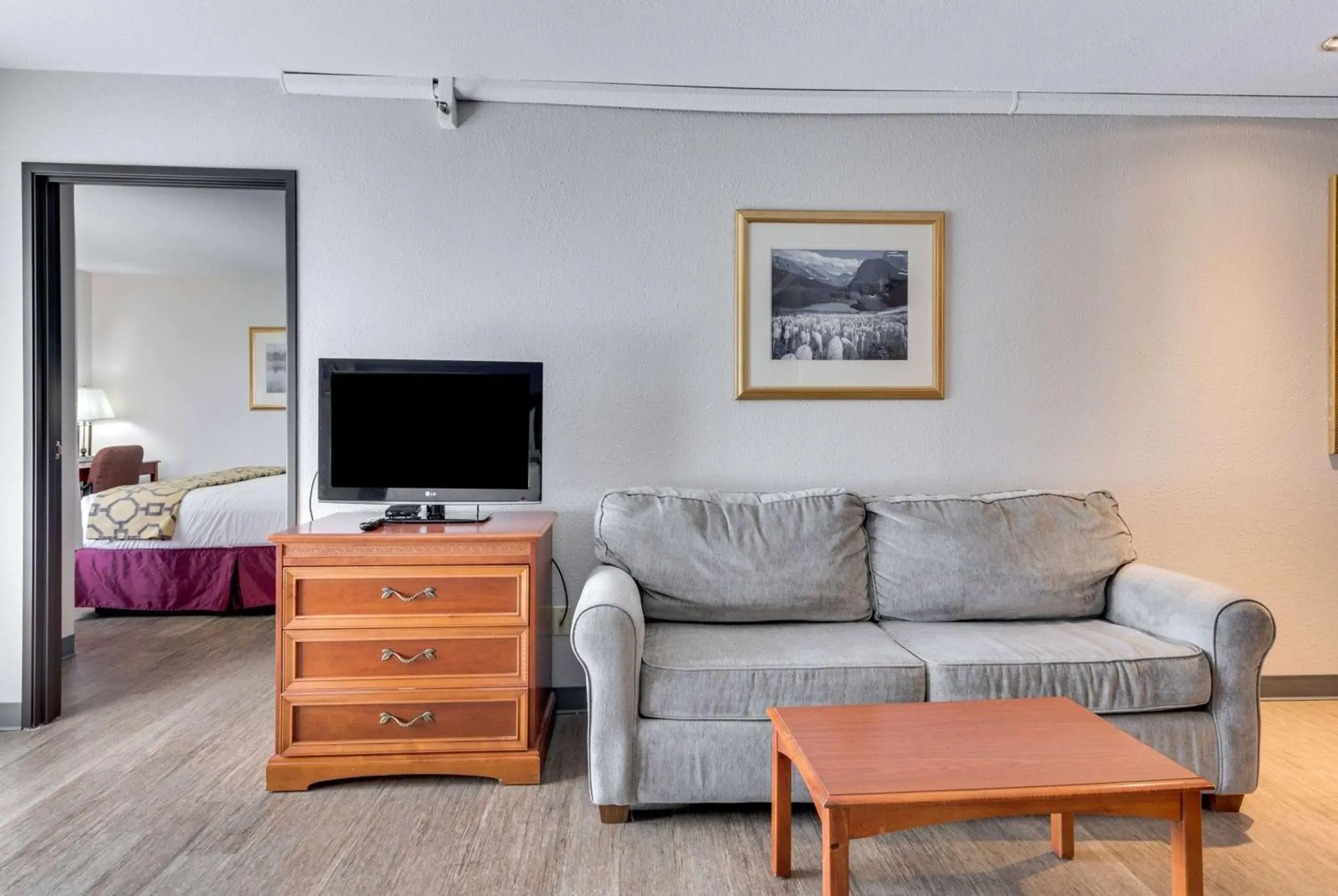 One-Bedroom King Suite with One Queen Bed - Non-Smoking in Baymont by Wyndham Salida One-Bedroom King Suite with One Queen Bed - Non-Smoking in Baymont by Wyndham Salida