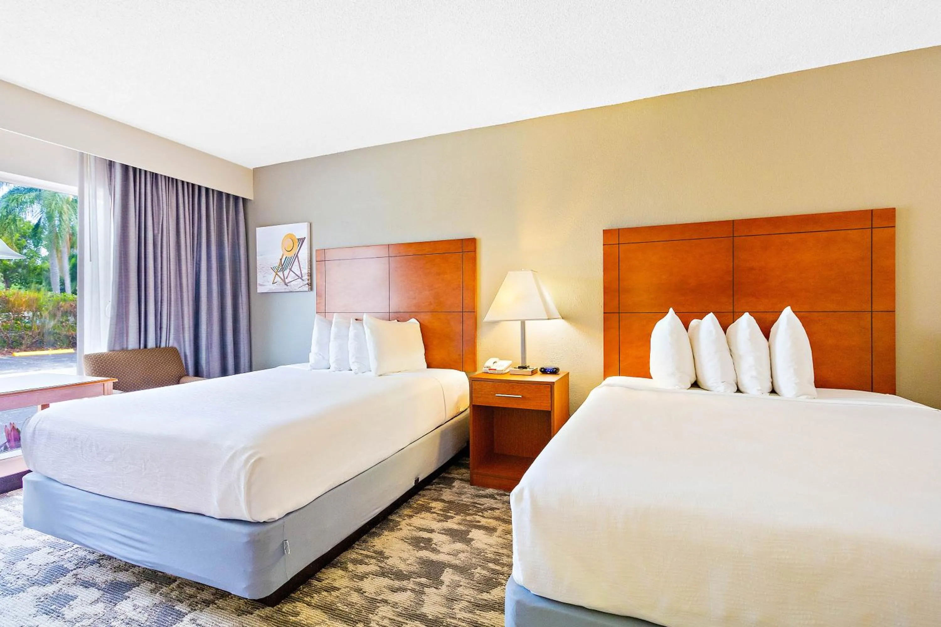 Photo of the whole room in Oasis Boca Raton