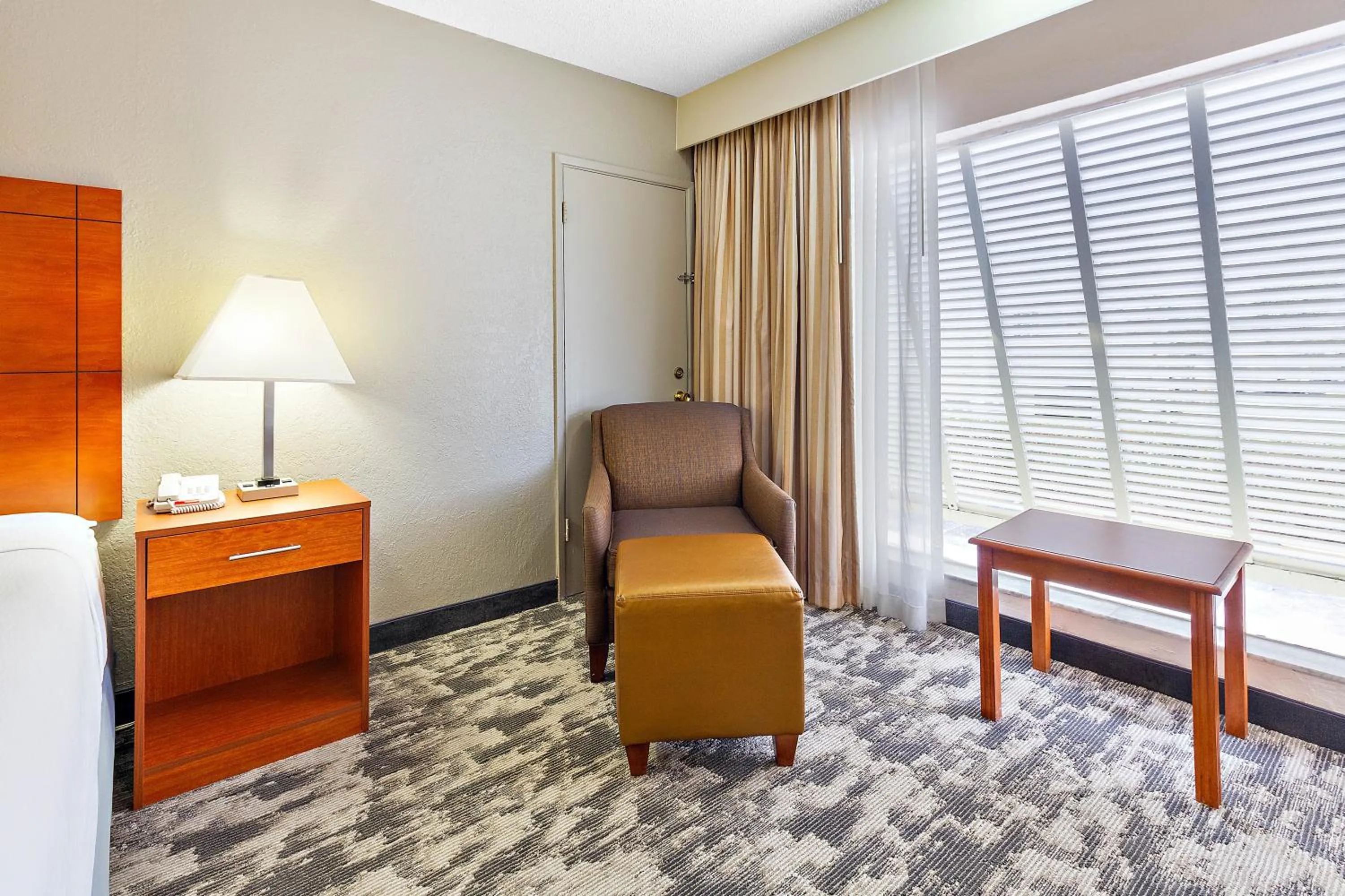 Seating area in Oasis Boca Raton