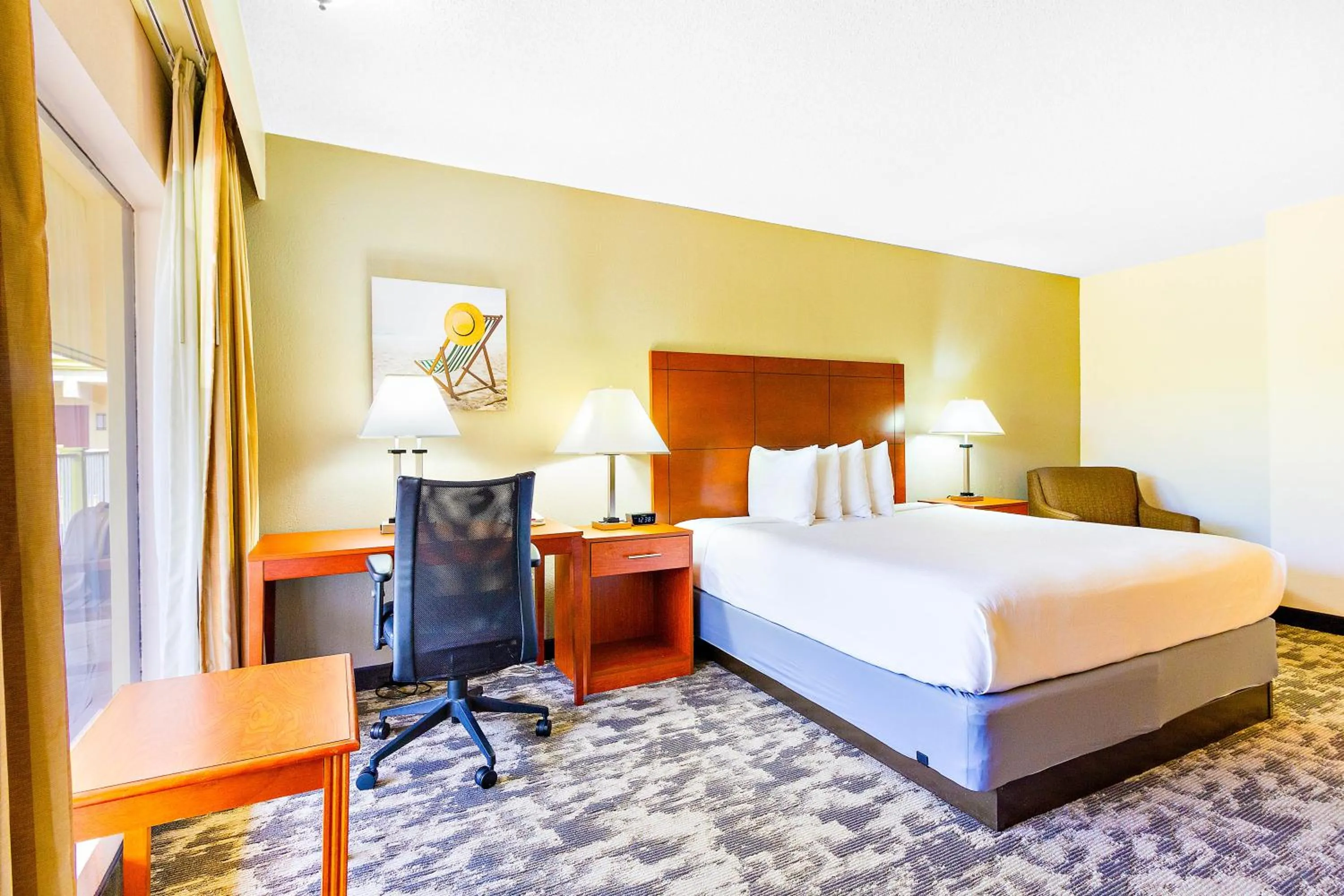 Photo of the whole room in Oasis Boca Raton