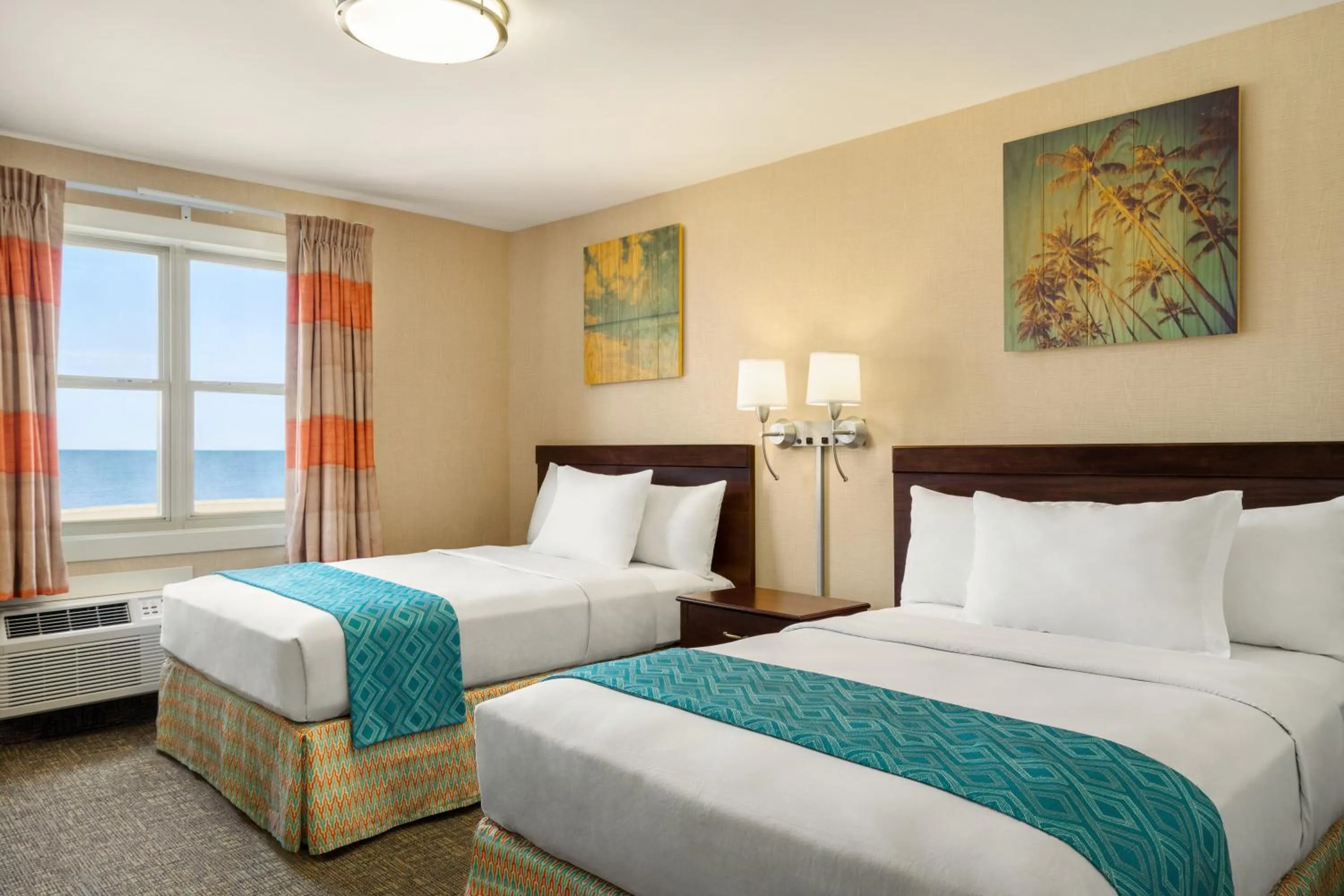 Bed in Plim Plaza Hotel