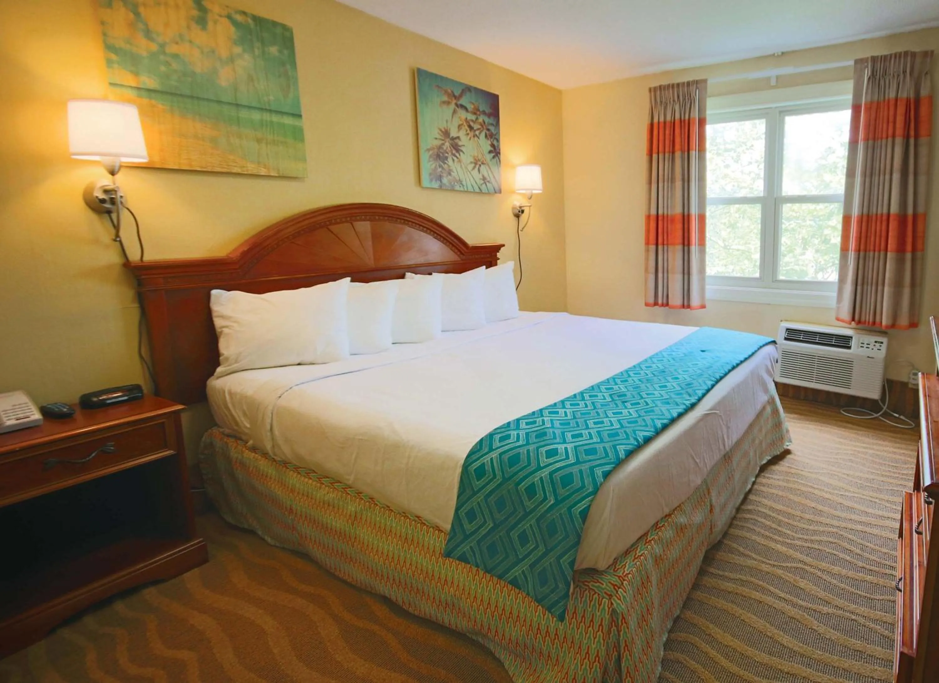 Photo of the whole room, Bed in Plim Plaza Hotel