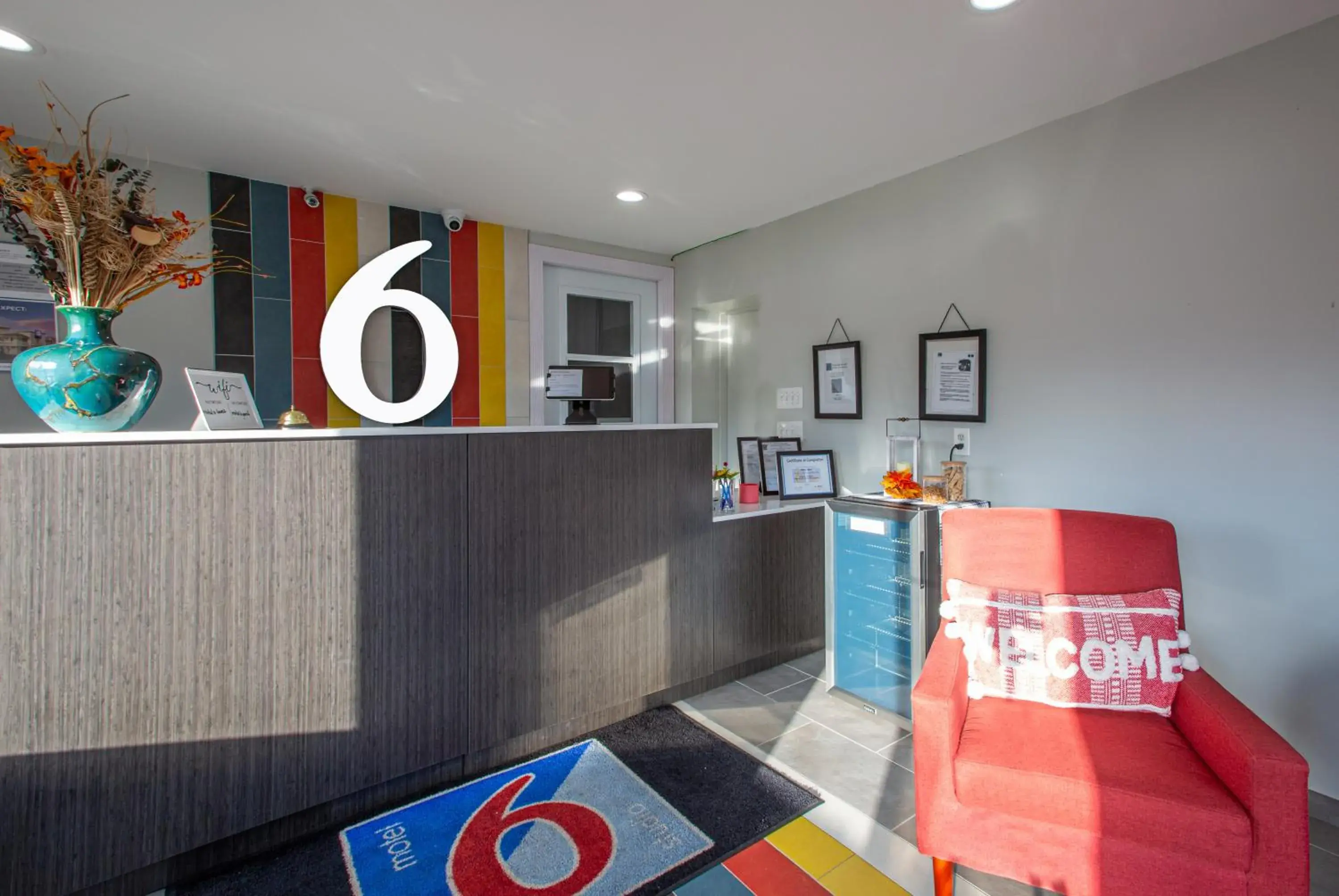 Seating area in Motel 6 Williams AZ Downtown Grand Canyon Seating area in Motel 6 Williams AZ Downtown Grand Canyon