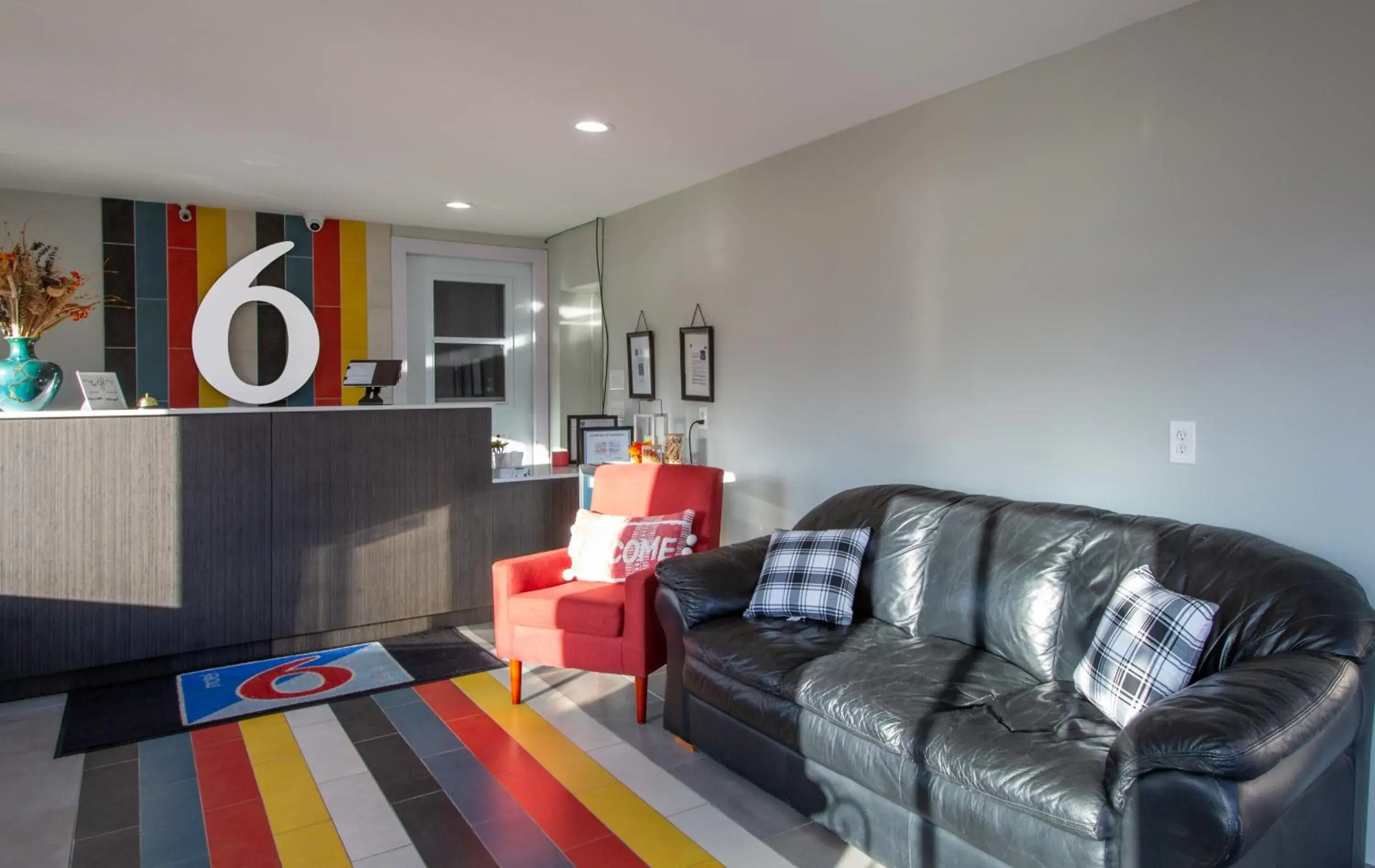 Living room in Motel 6 Williams AZ Downtown Grand Canyon Living room in Motel 6 Williams AZ Downtown Grand Canyon