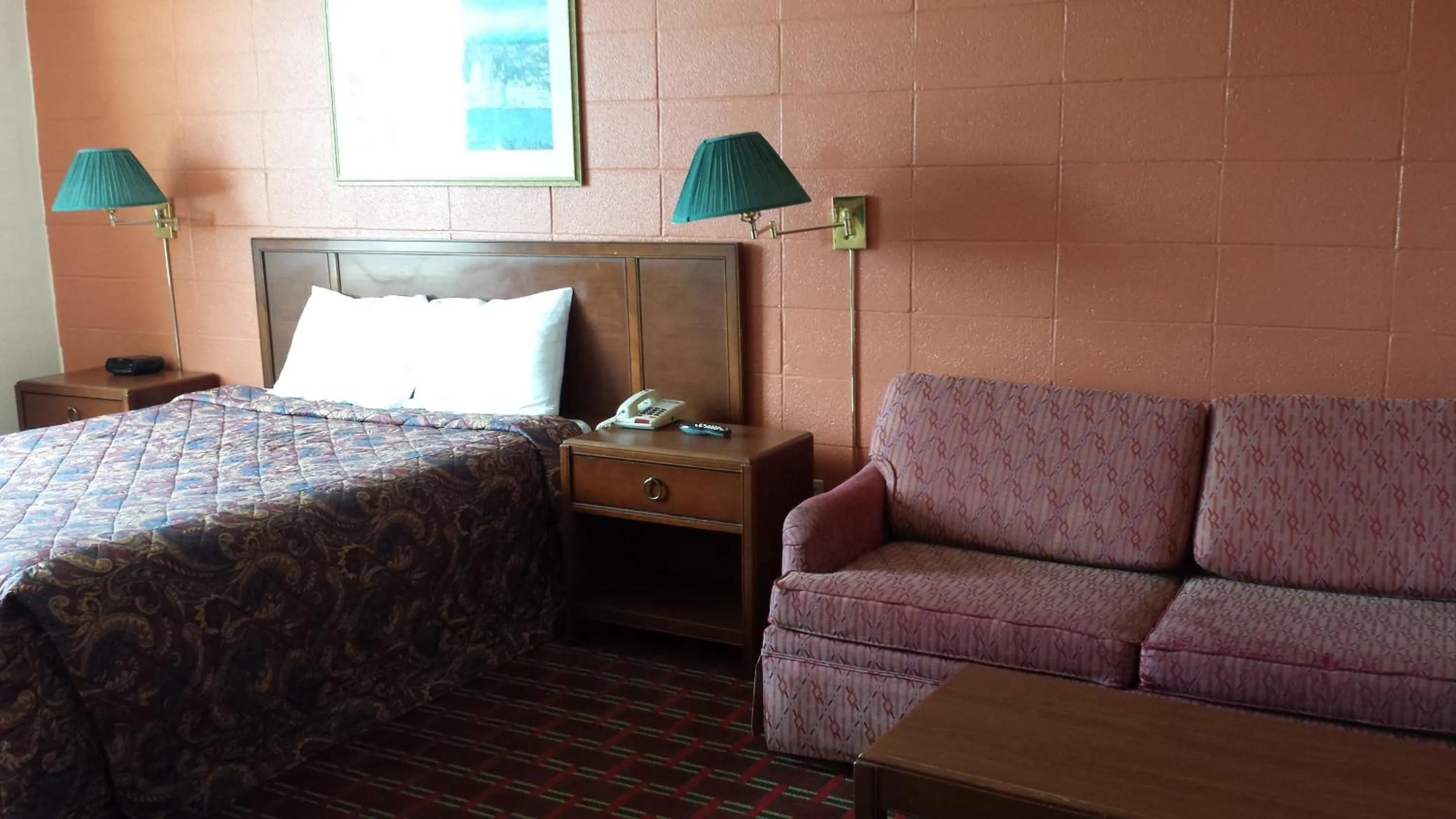 Bed in Midtown Hotel