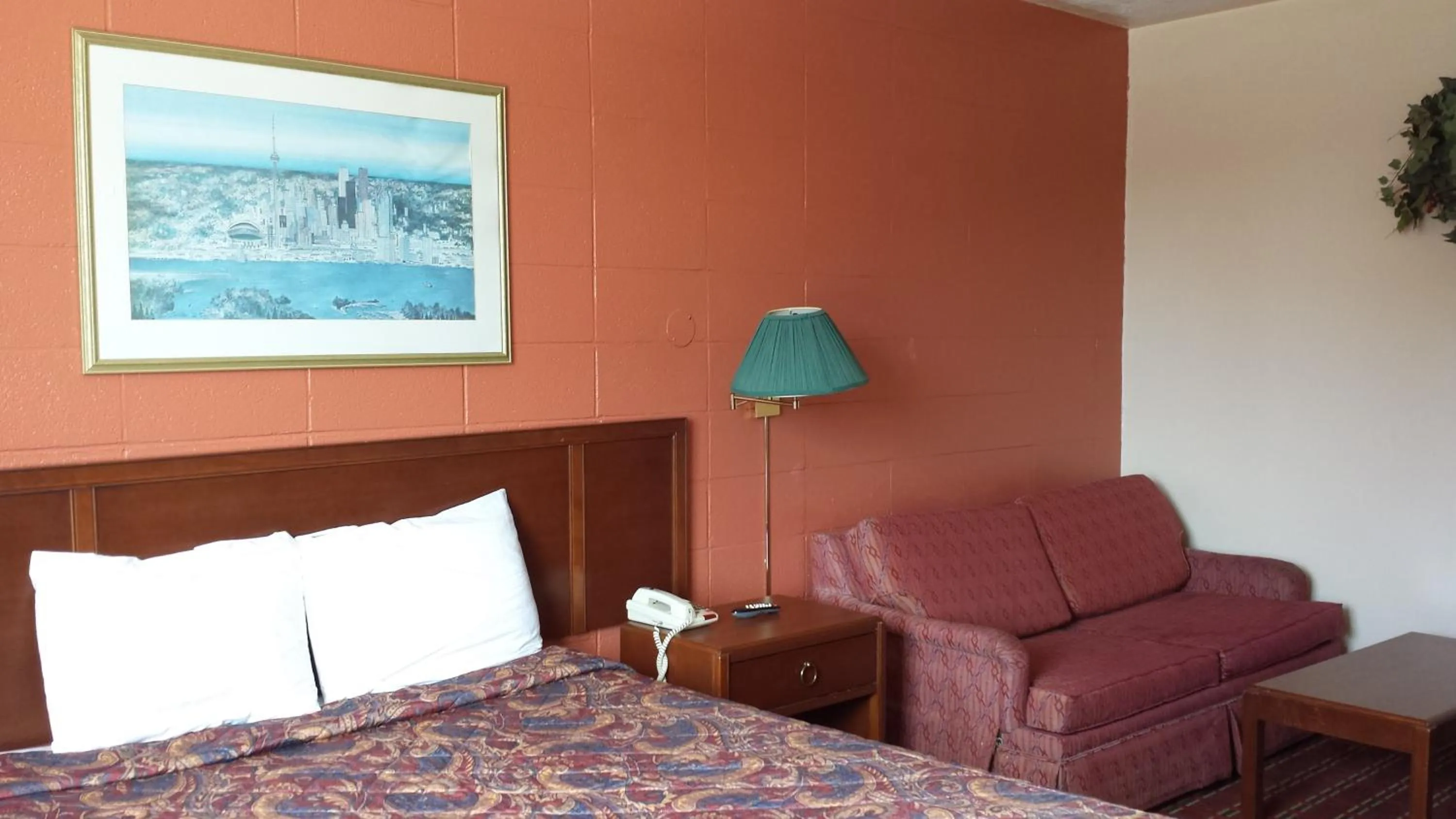 Bed in Midtown Hotel