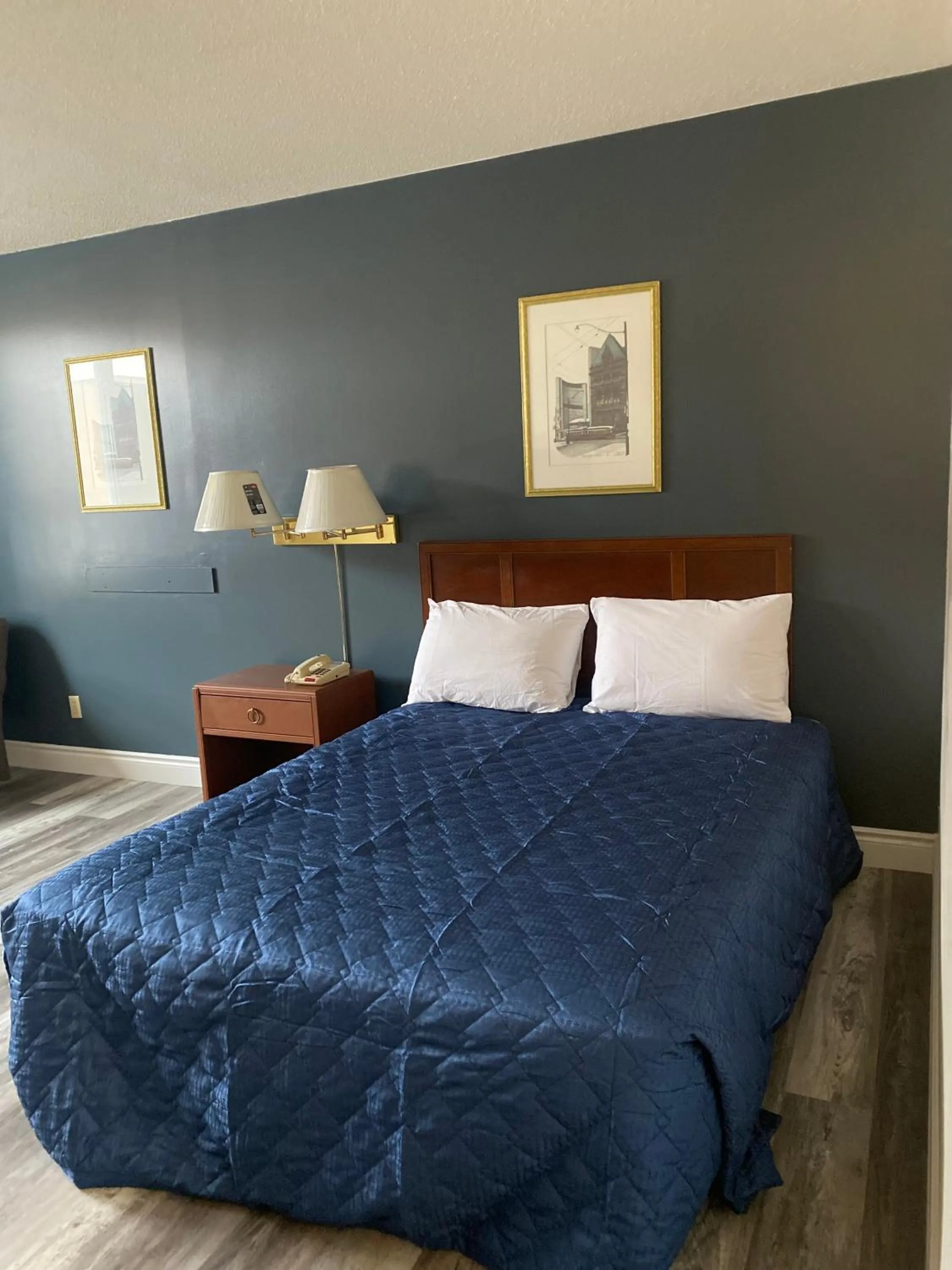 Bedroom in Midtown Hotel