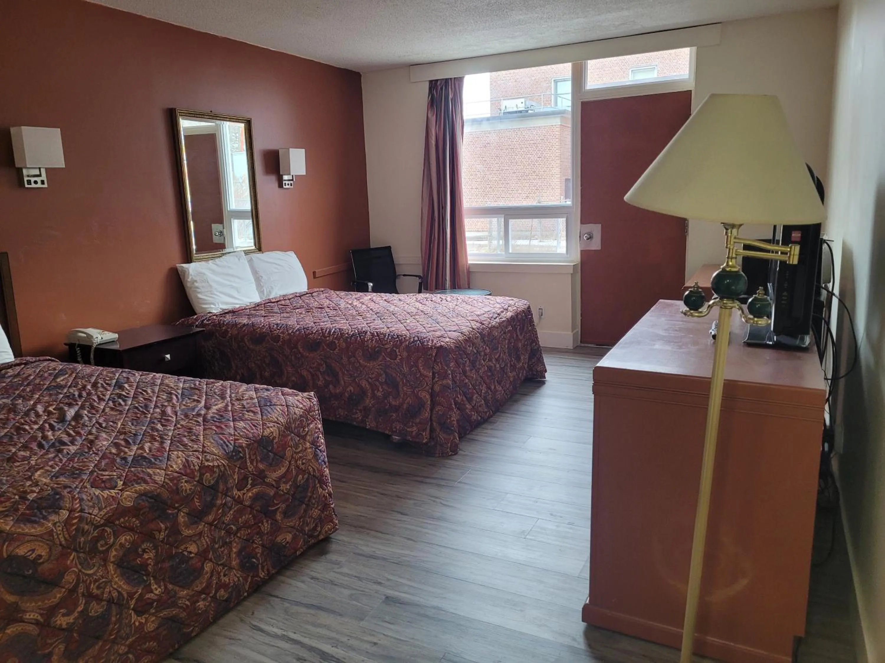 Photo of the whole room in Midtown Hotel