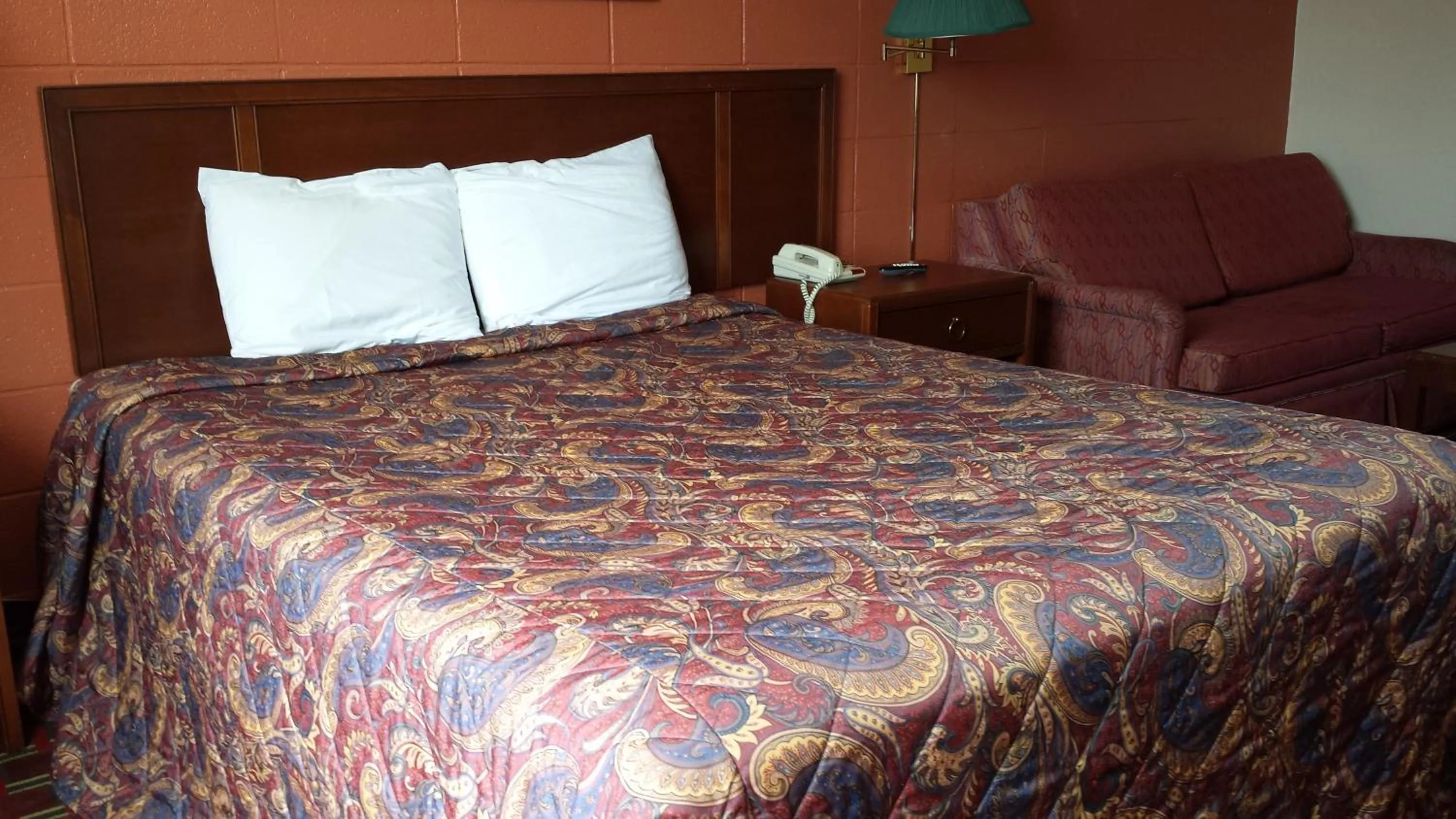 Bed in Midtown Hotel