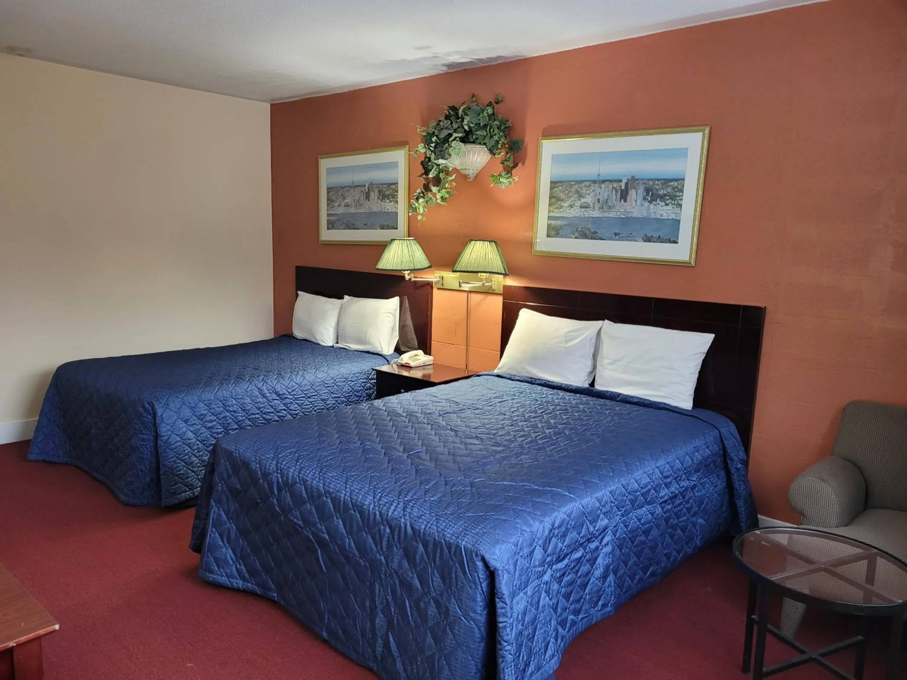 Photo of the whole room in Midtown Hotel