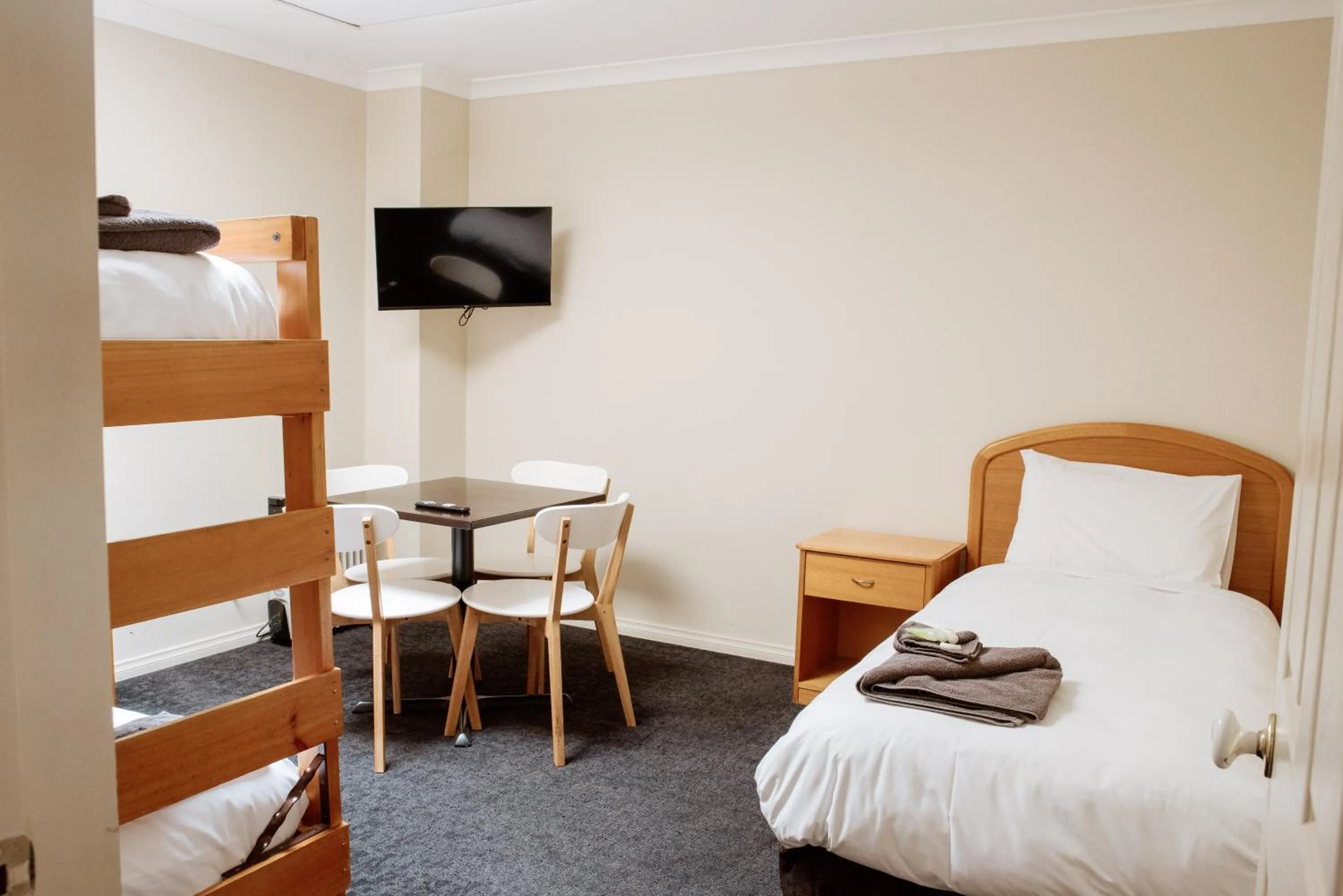 Bed in Alexandra Place